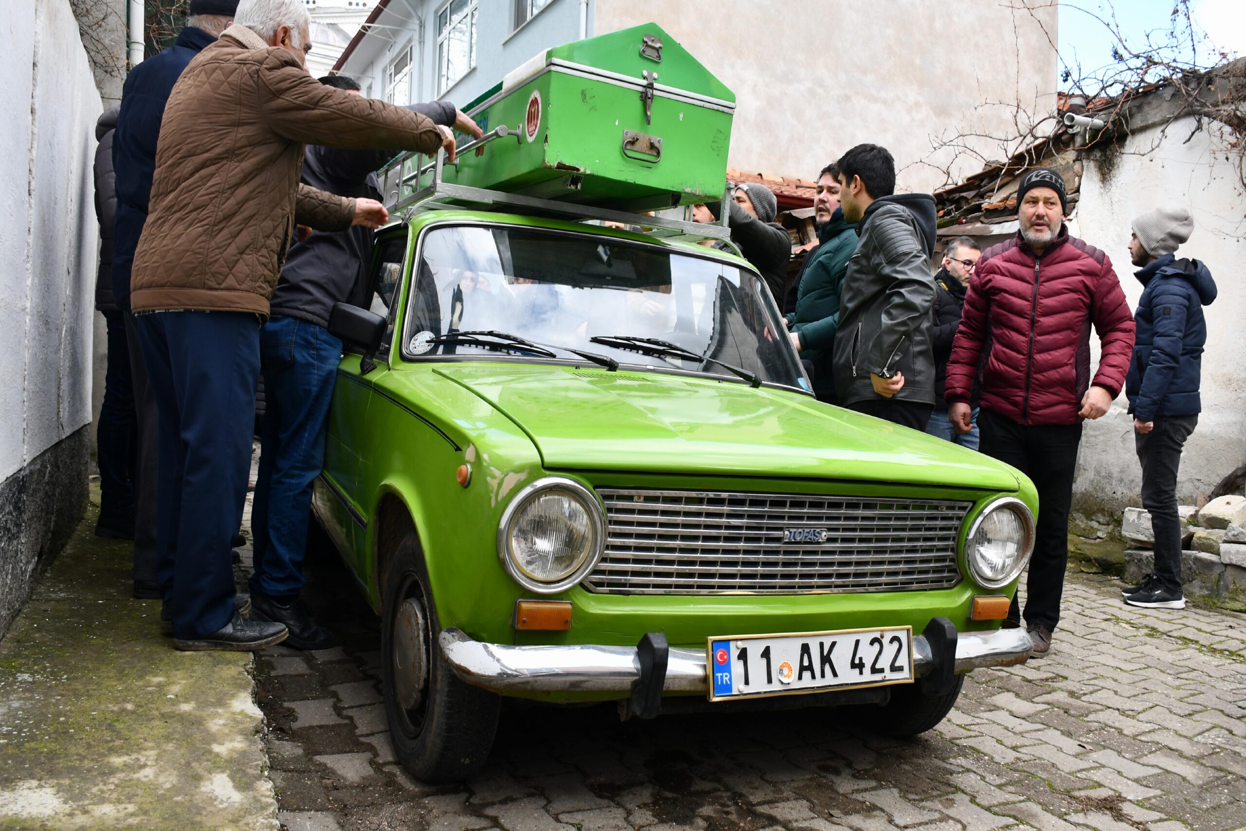 Bilecik’te tabutunun “Murat 124” ile taşınmasını vasiyet eden kişinin isteği yerine getirildi haberi