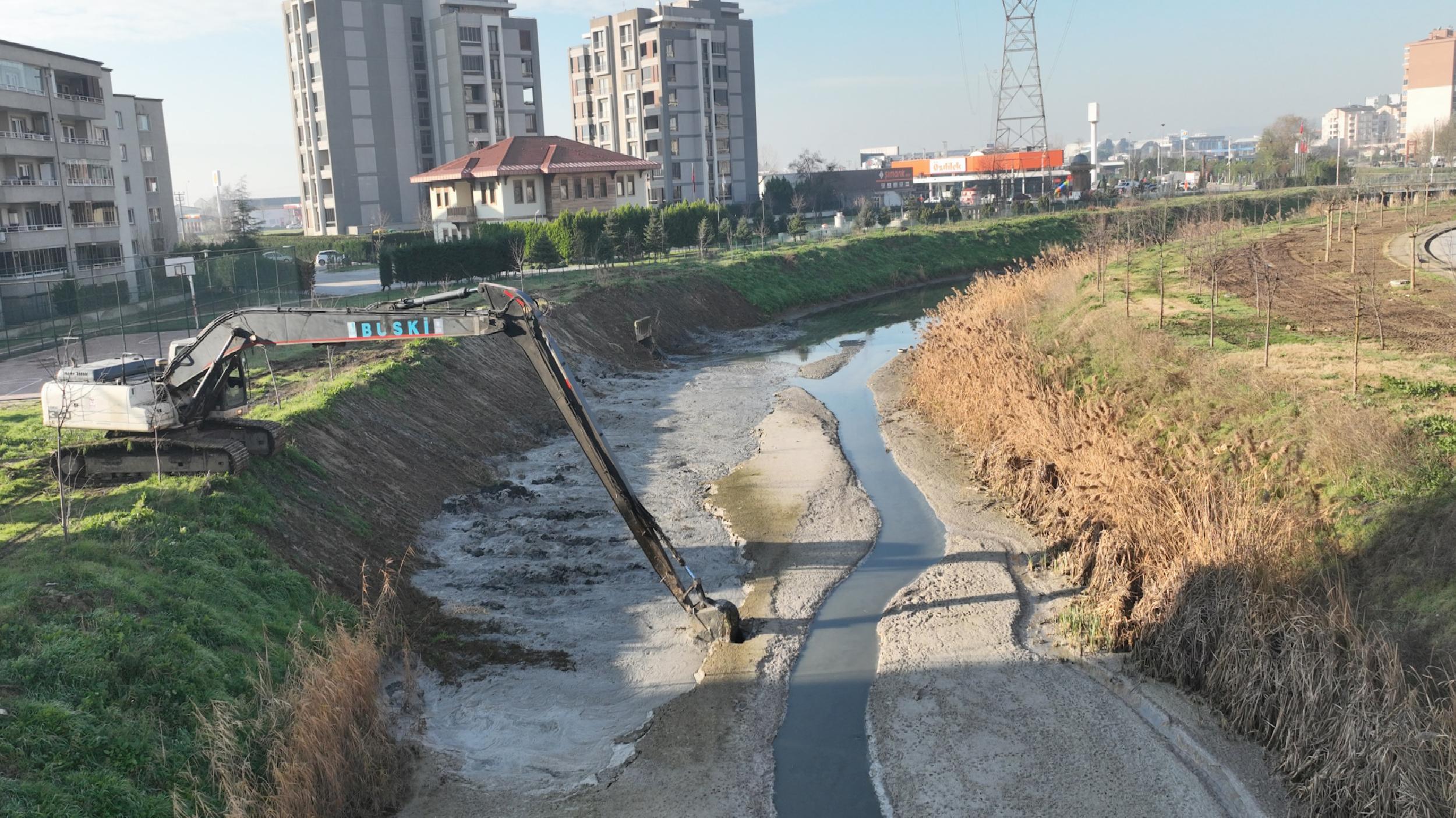 Bursa’da taşkınların önüne geçmek amacıyla dere temizliği yapılıyor haberi