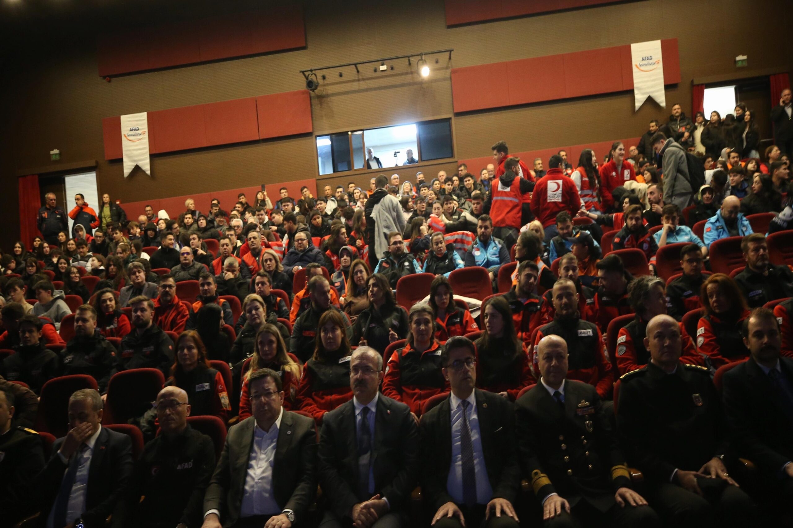 Çanakkale’de 6 Şubat depremlerinde hayatını kaybedenler programla anıldı haberi