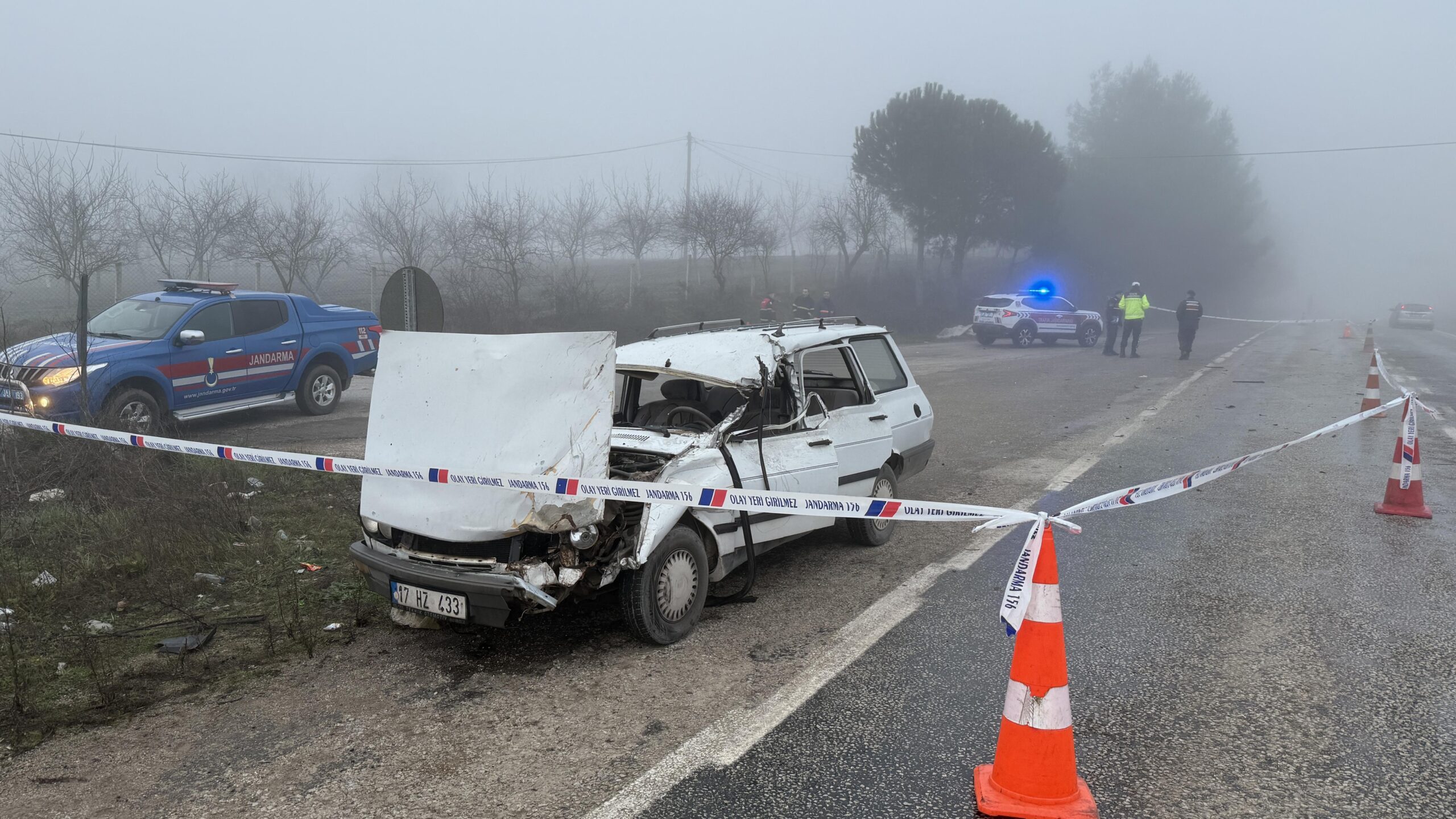 Çanakkale’de tırın dorsesine çarpan otomobilin sürücüsü öldü haberi