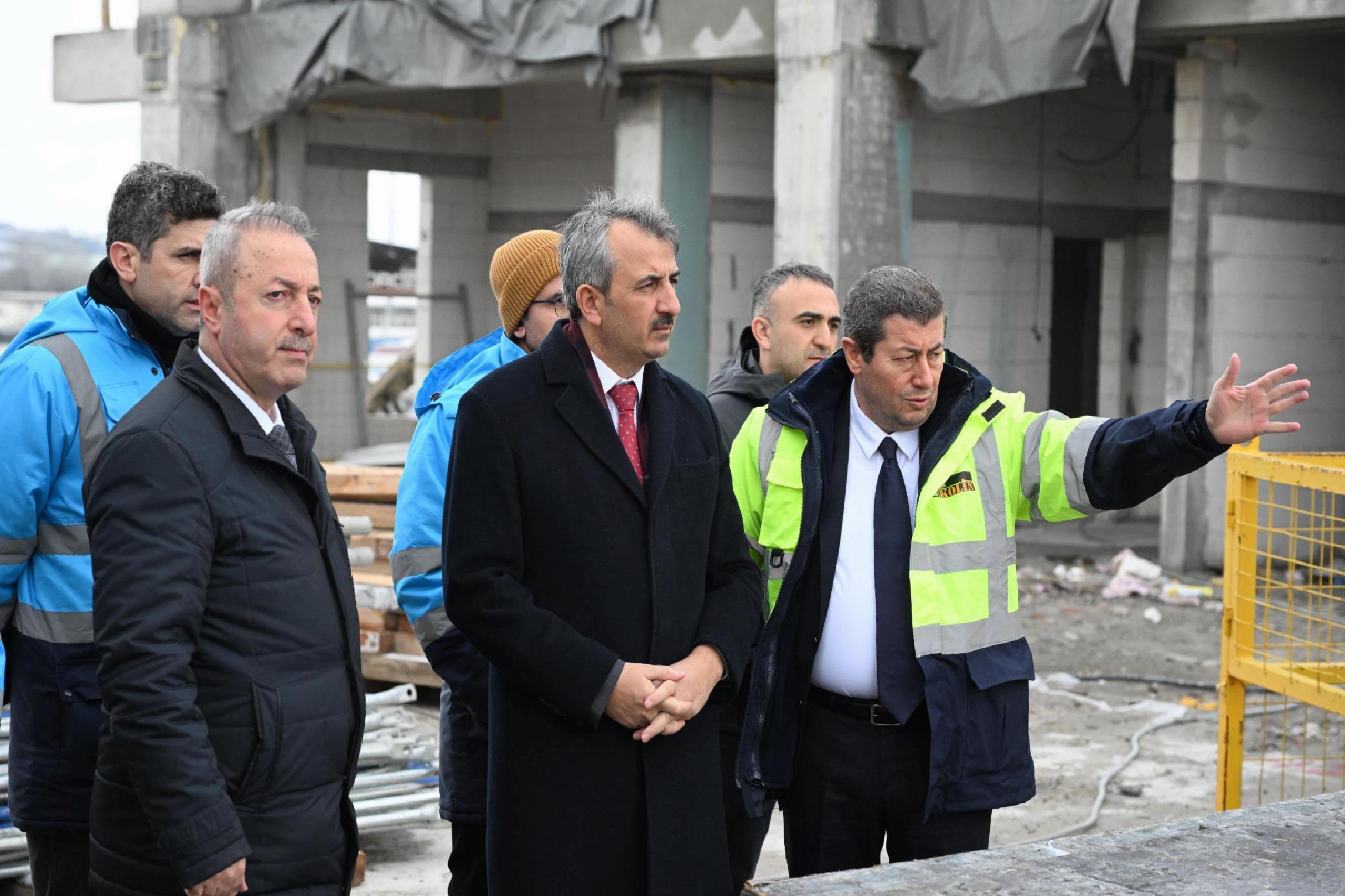 Edirne Valisi Sezer, Kapıkule’deki hızlı tren garı inşaatında incelemede bulundu haberi