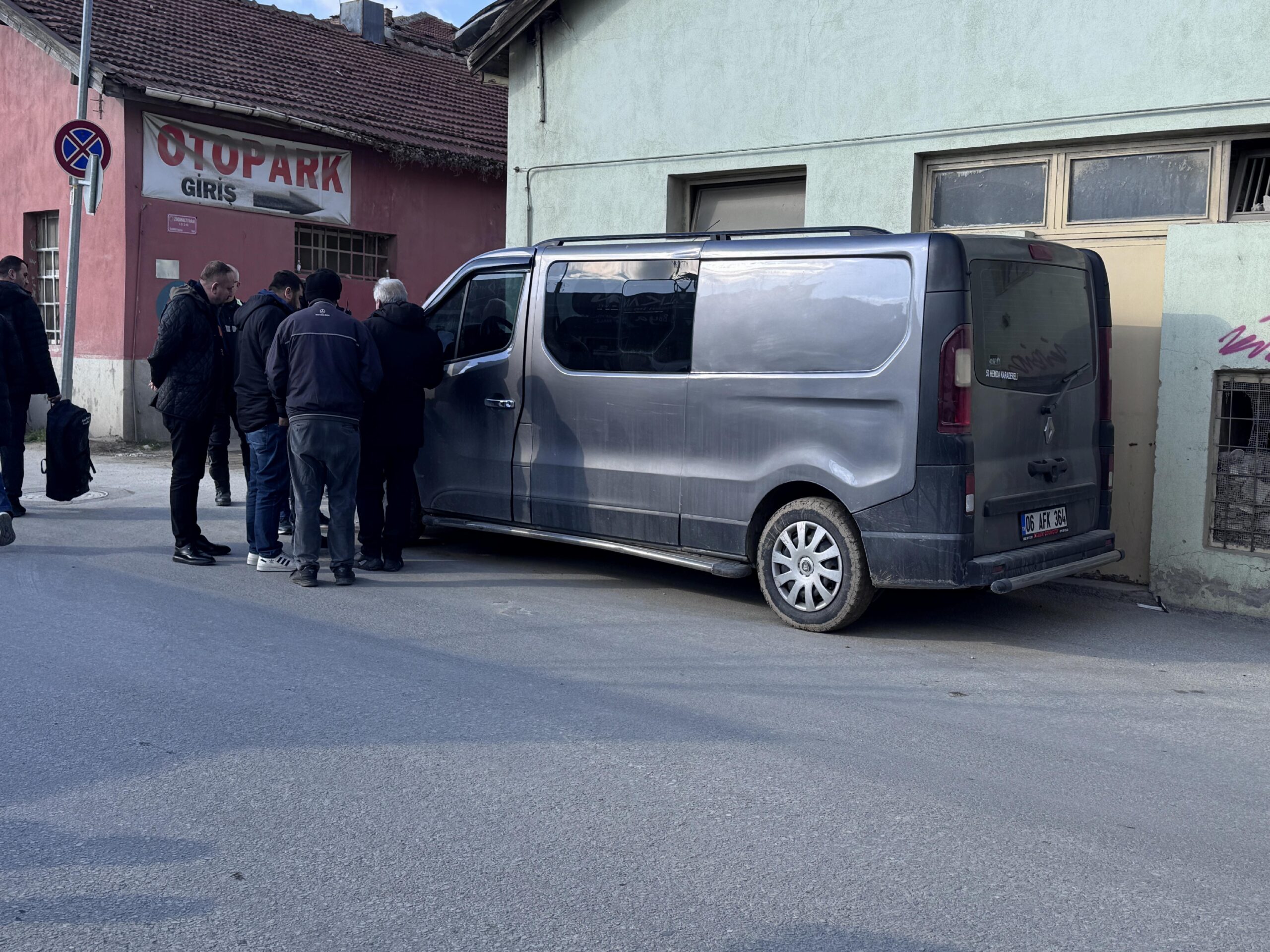 Edirne’de aracının plakasını bantla kapatan sürücüye para cezası haberi