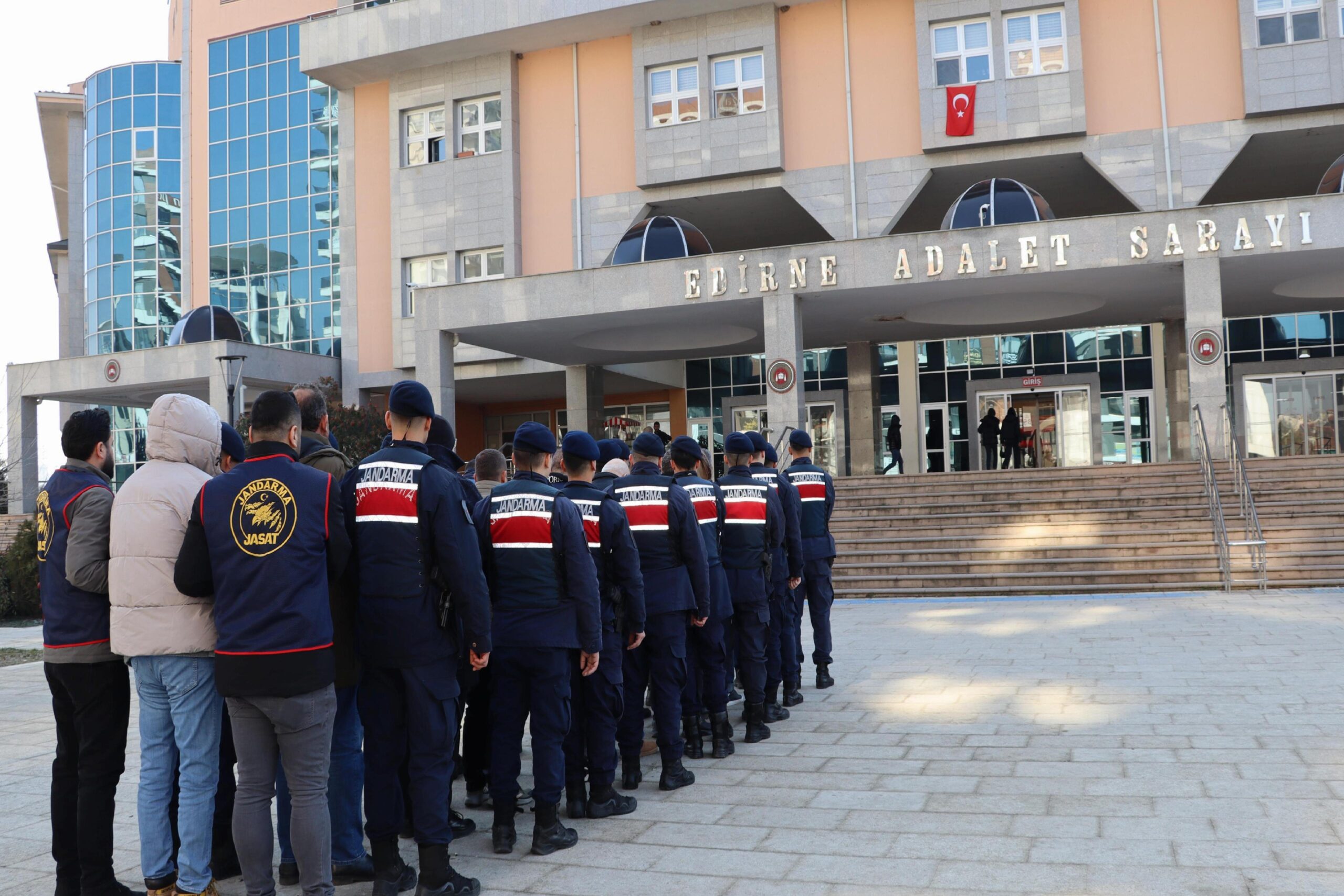 Edirne’de köy arazisinin satışıyla ilgili eski muhtarın da olduğu 10 kişiye gözaltı haberi