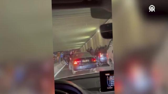 Esenyurt’ta asker eğlencesi bahanesiyle yolu trafiğe kapatan 5 sürücüye para cezası haberi