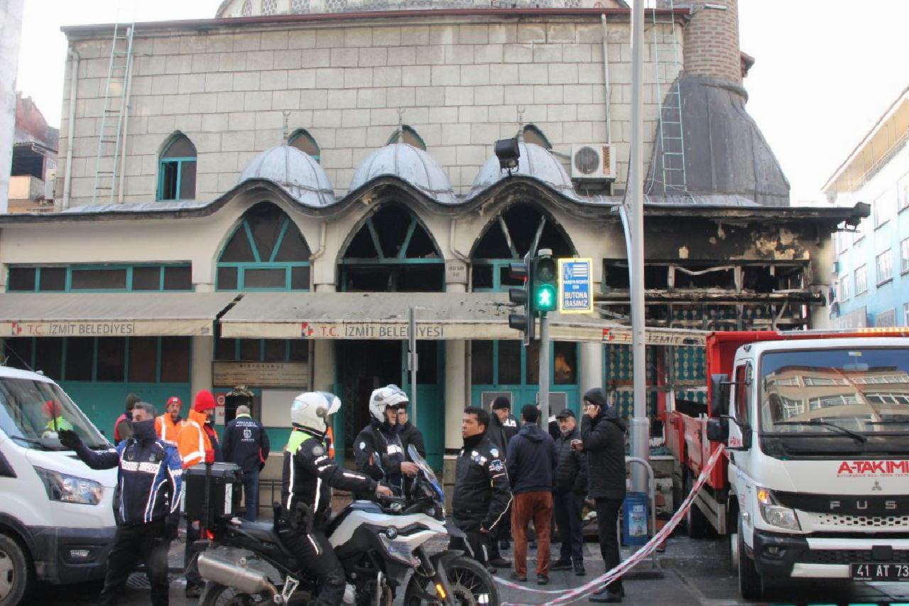 GÜNCELLEME – Kocaeli’de camide çıkan yangın hasara yol açtı haberi