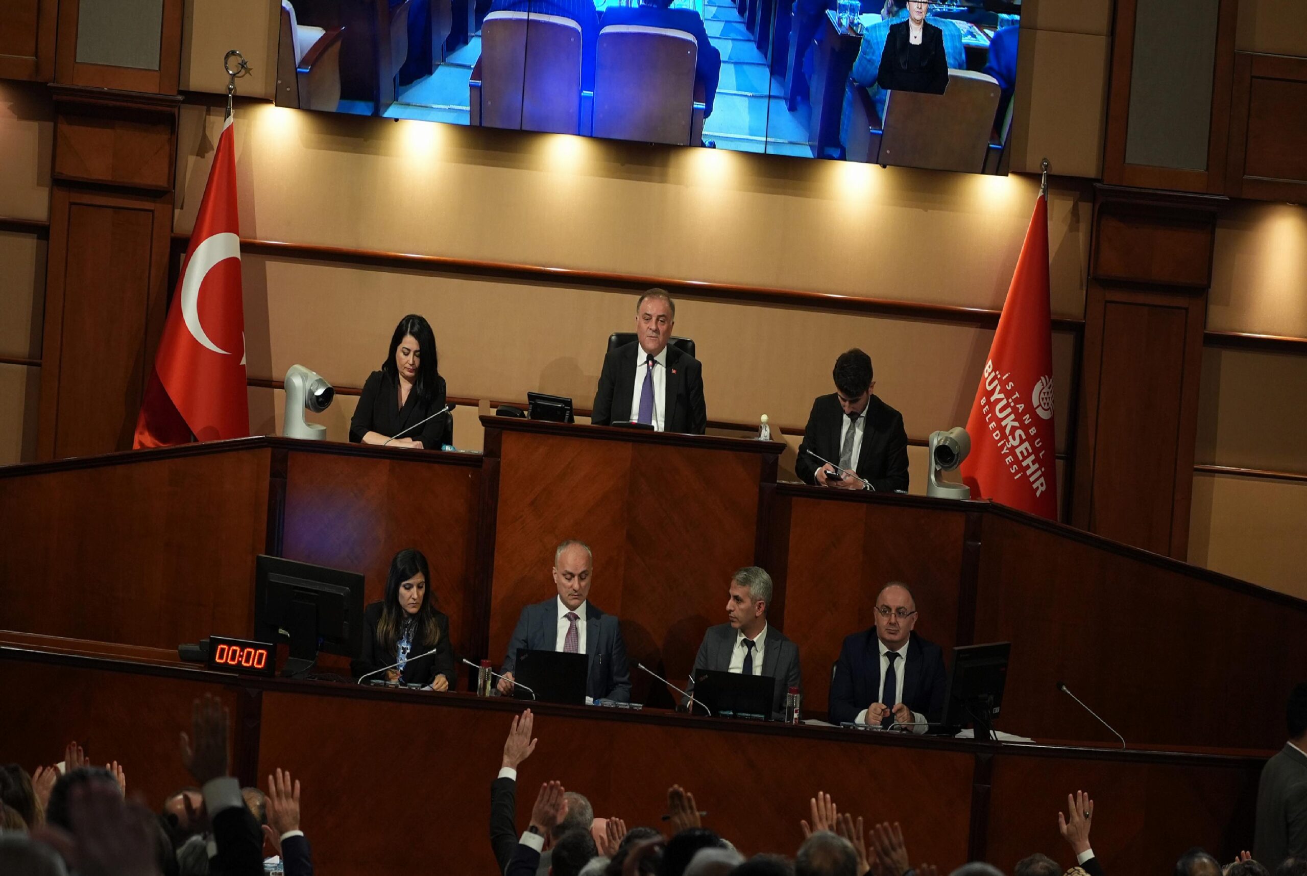 İBB Meclisinde, İmamoğlu’nun İstanbul Cumhuriyet Başsavcısına yönelik sözleri tartışıldı haberi