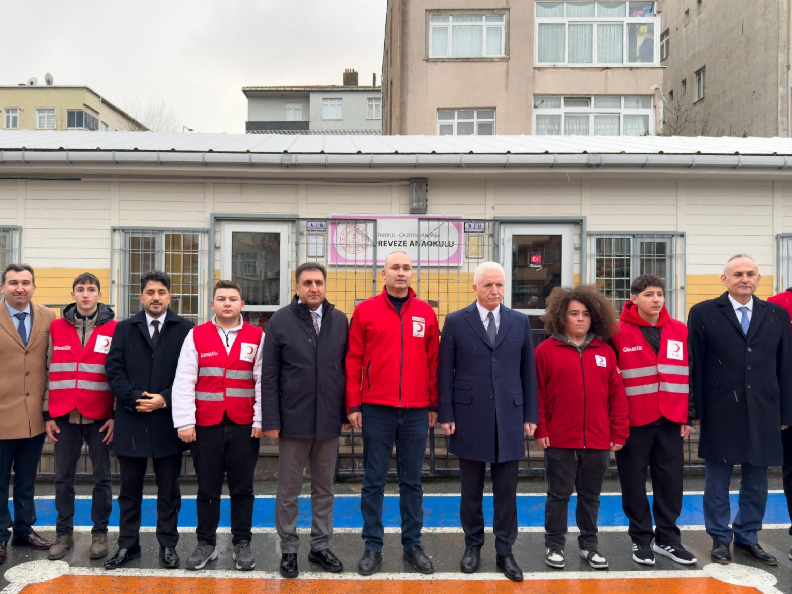 İstanbul’da Kahramanmaraş depremlerinin yıl dönümünde okulda deprem tatbikatı yapıldı haberi