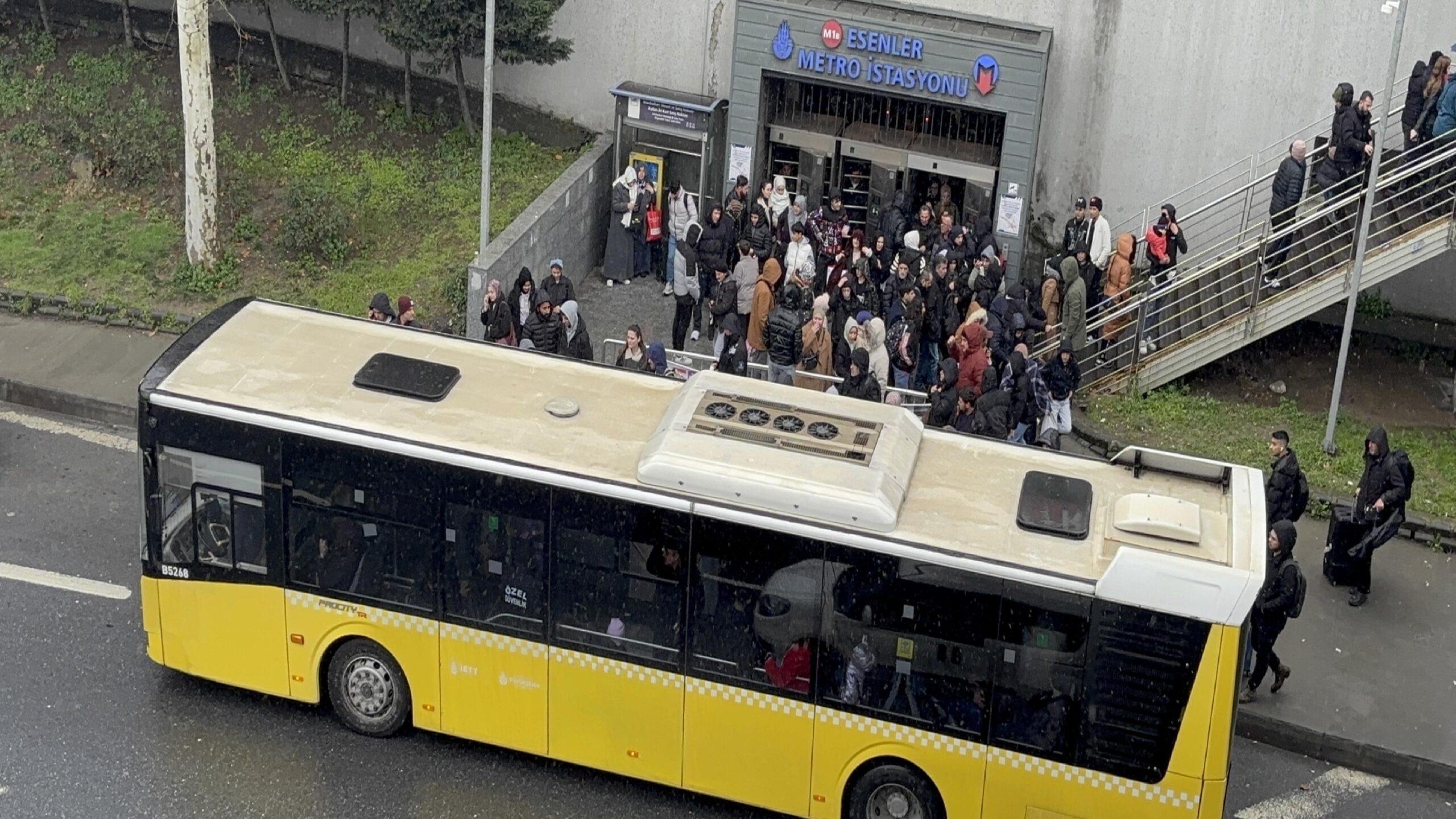 İstanbul’da “viyadük düzenleme çalışması” metro hattındaki yolcuları mağdur etti haberi