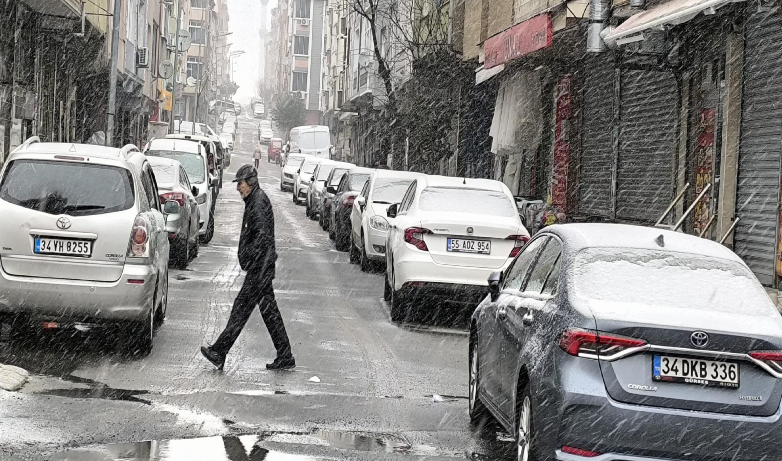 İstanbul’un bazı ilçelerinde kar yağışı etkili oluyor haberi