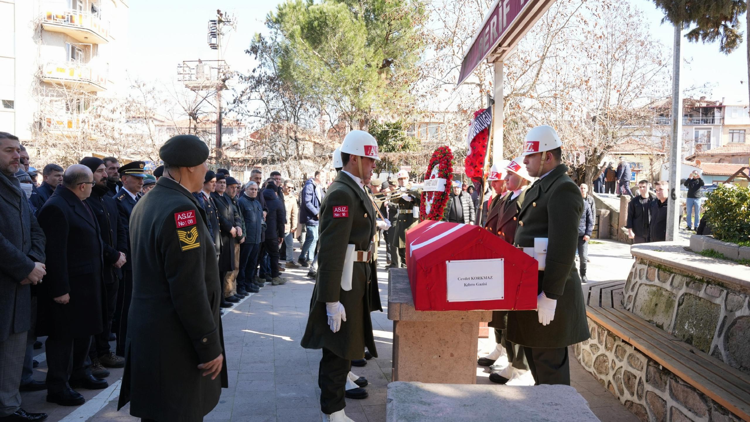 Kıbrıs Gazisi Korkmaz son yolculuğuna uğurlandı haberi