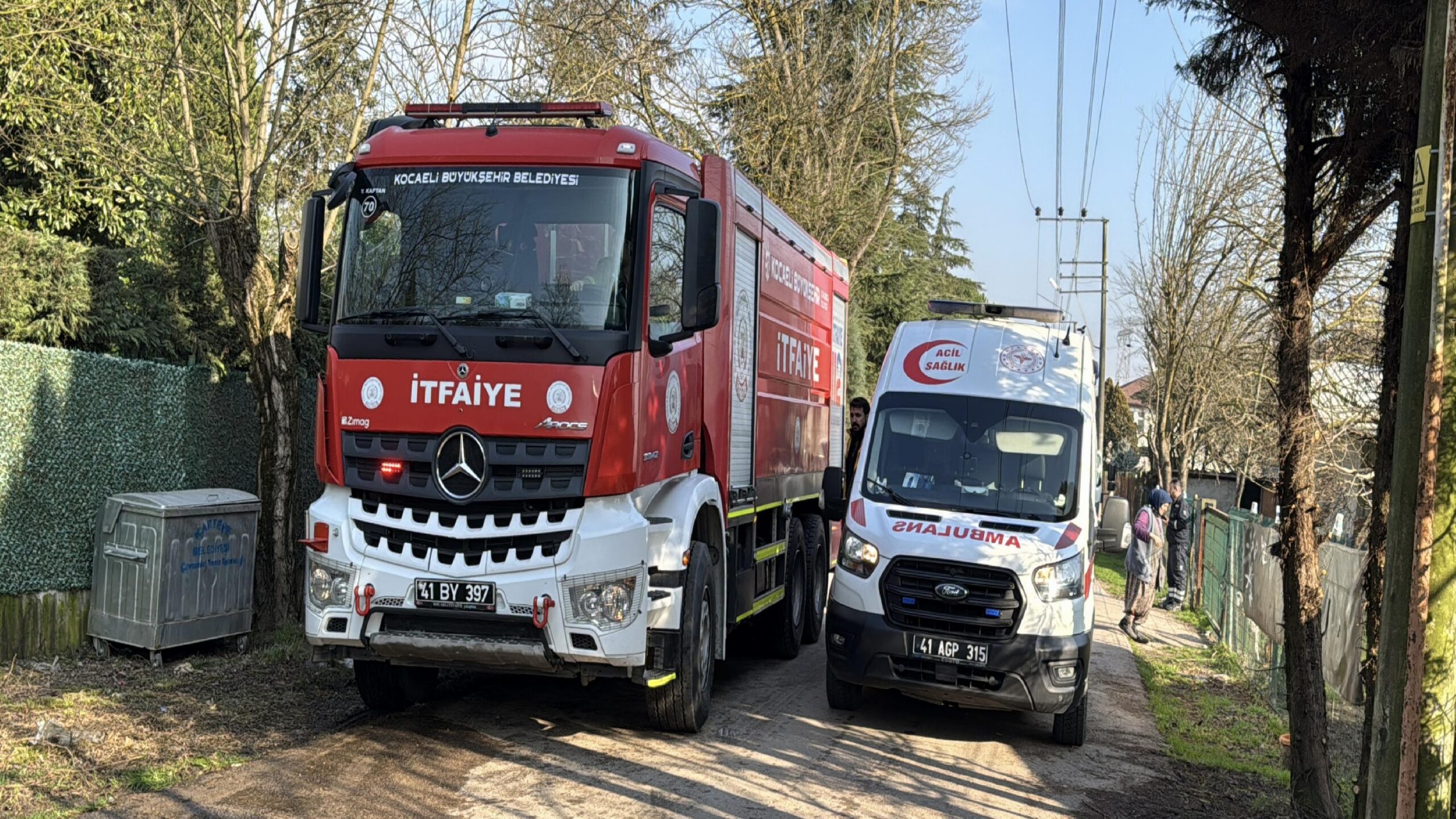 Kocaeli’de binada çıkan yangında 2 kişi dumandan etkilendi haberi