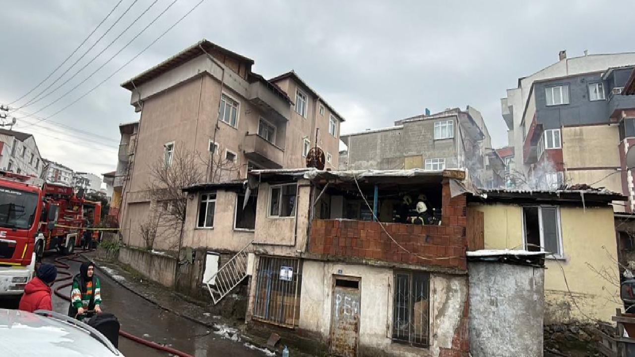 Kocaeli’de evde çıkan yangında dumandan etkilenen 5 kişi hastaneye kaldırıldı haberi