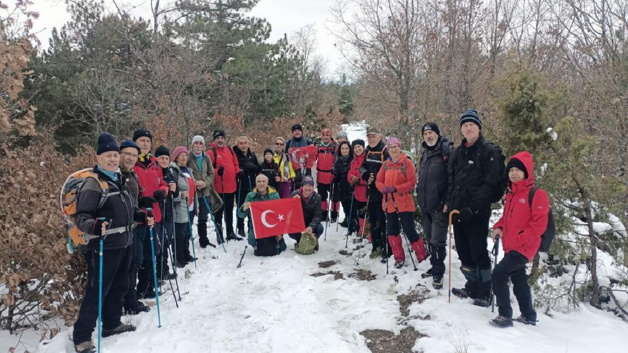 Mudanya Doğa Yürüyüş Grubu karla kaplı parkurlarda yürüdü haberi