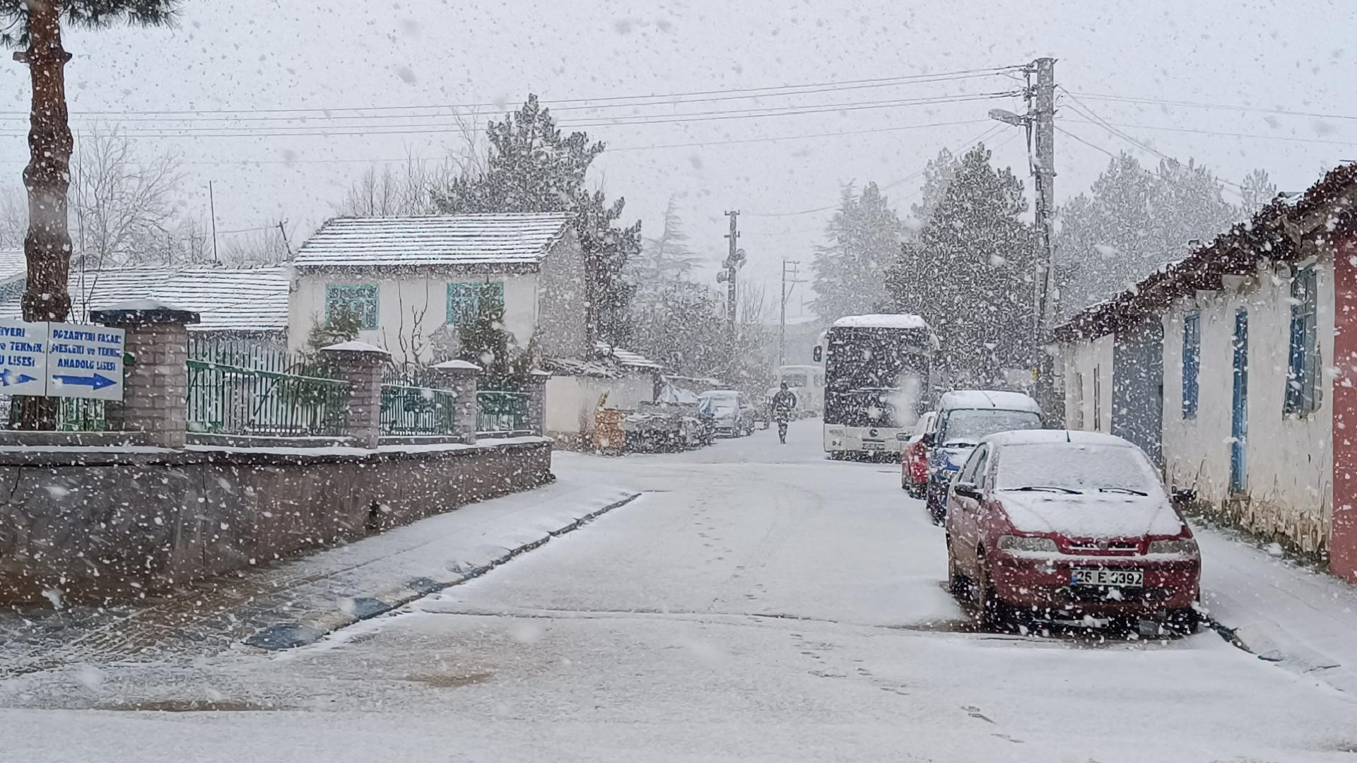 Pazaryeri’nde kar yağışı etkili oldu haberi