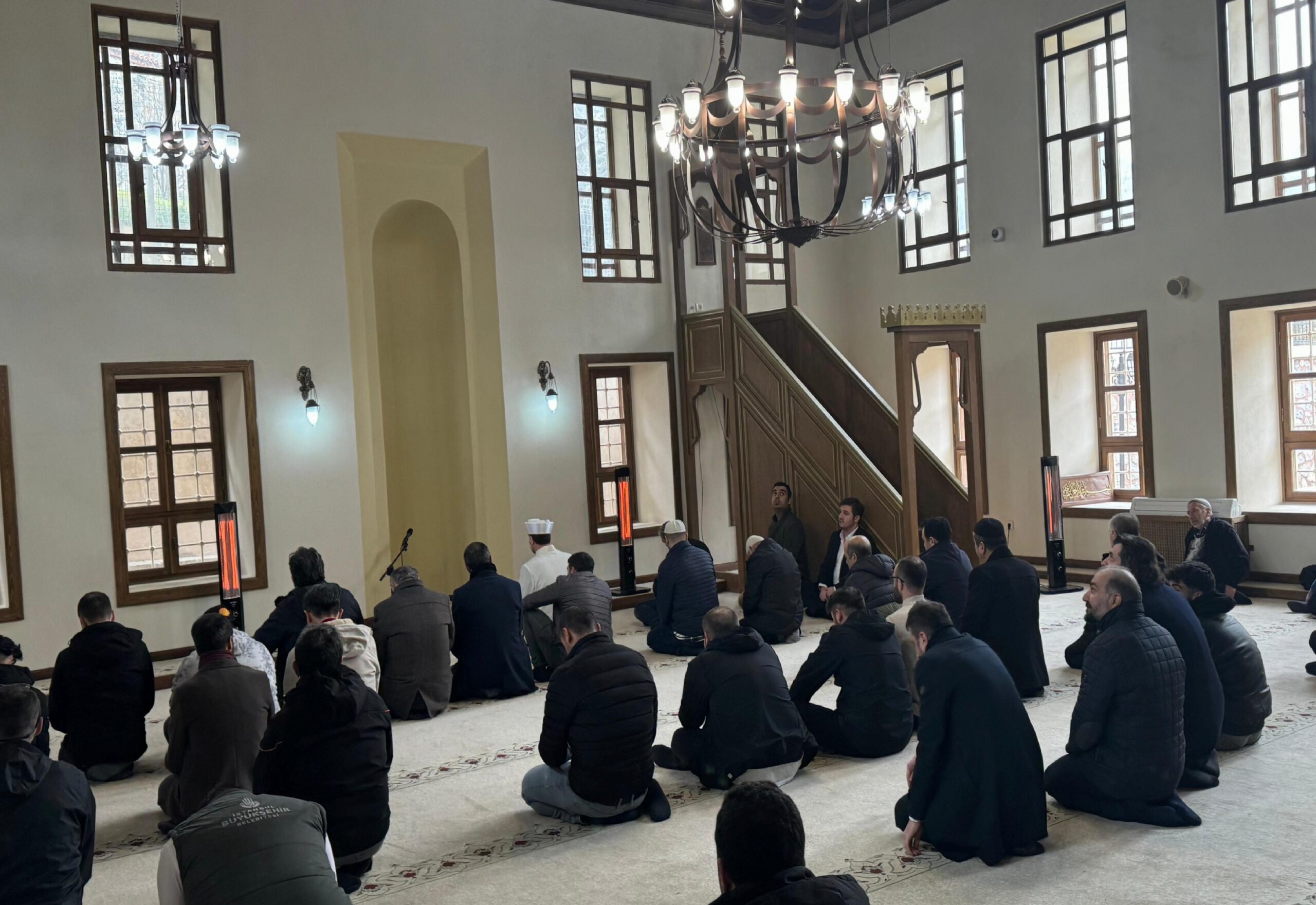 Restore edilen Silahtar Abdurrahman Ağa Camii ibadete açıldı haberi