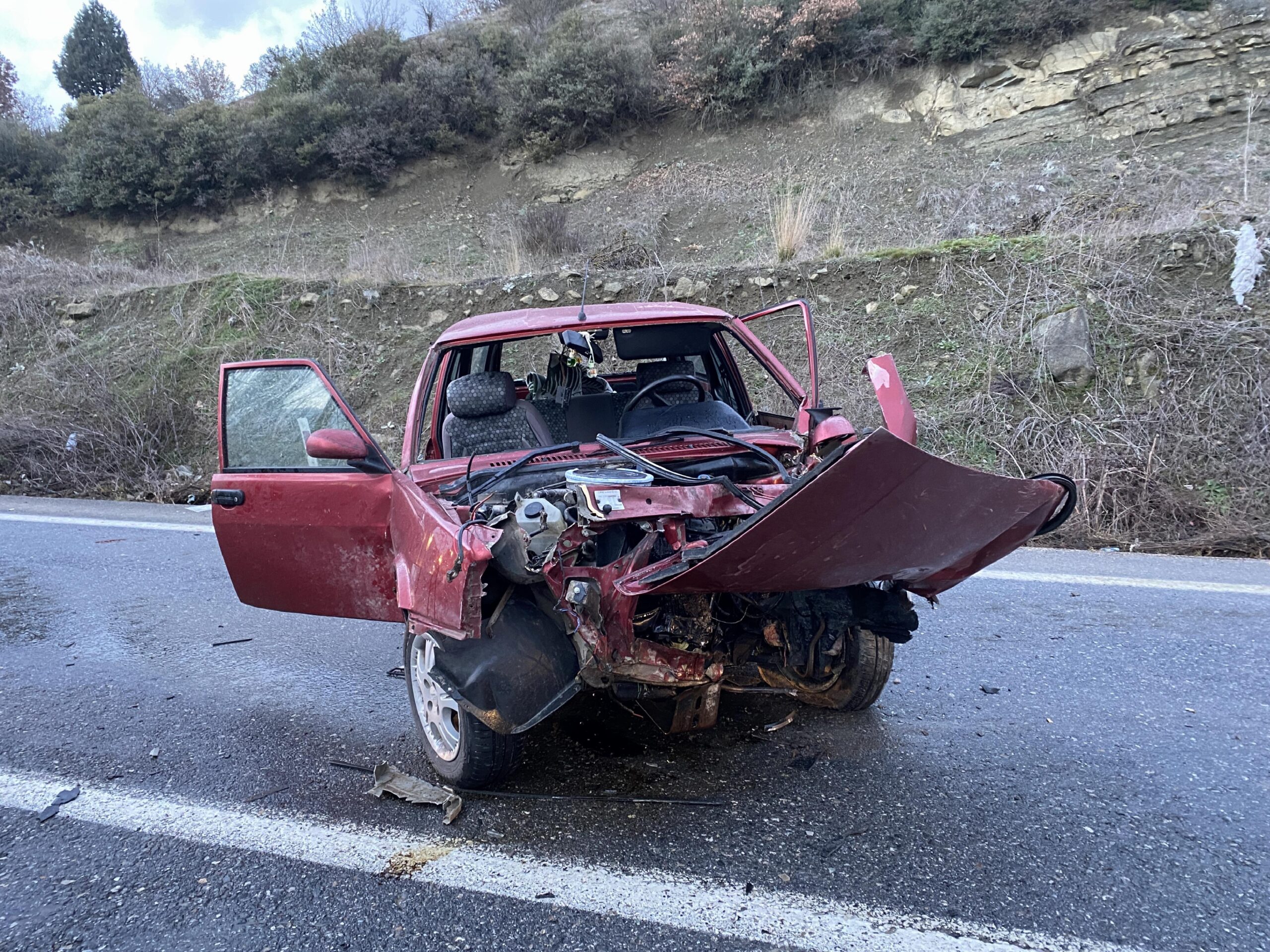 Sakarya’da iki otomobilin çarpıştığı kazada 4 kişi yaralandı haberi