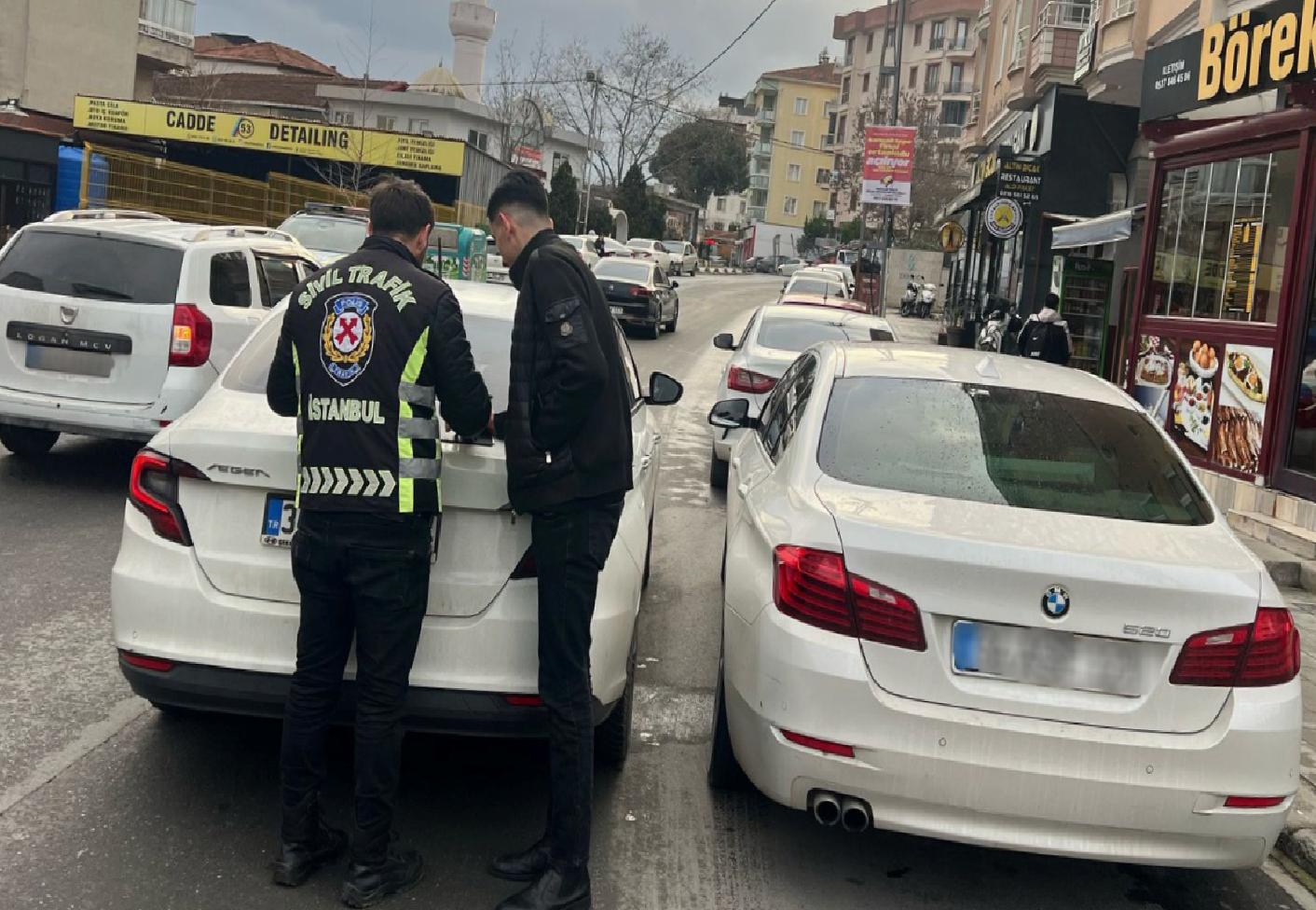 Sancaktepe’de otomobiliyle makas atarak ilerleyen sürücüye 13 bin 420 lira ceza haberi