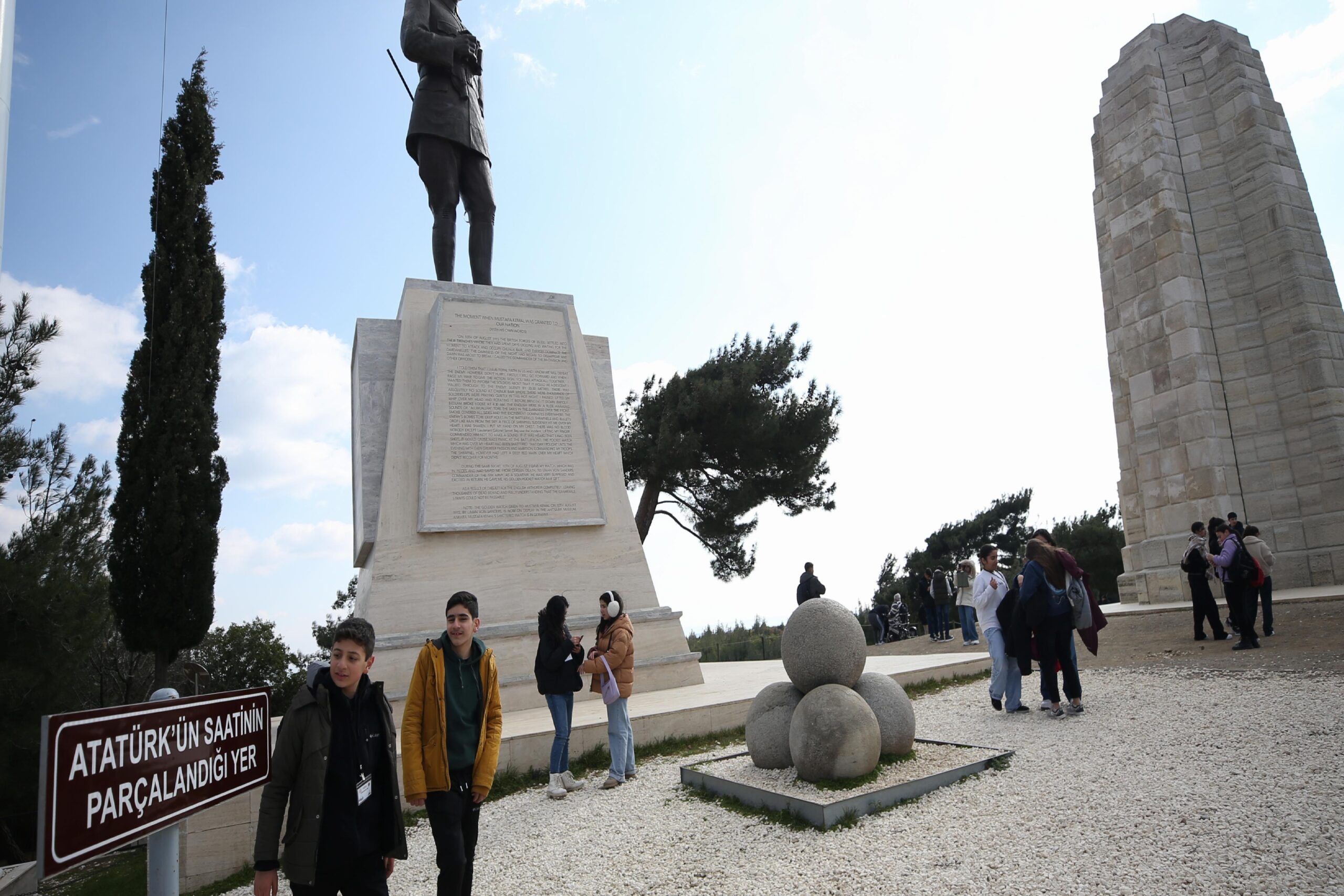 Şırnaklı öğrenciler Çanakkale’deki şehitlik ve anıtları gezdi haberi