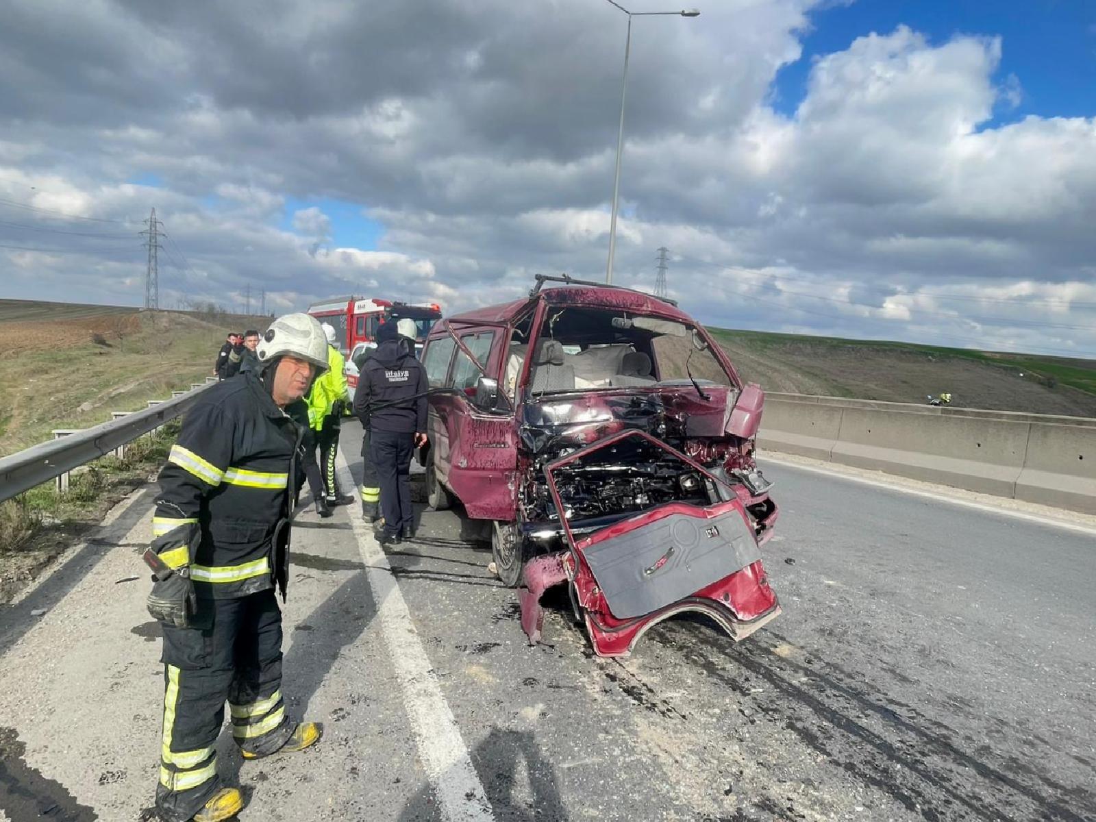 Tekirdağ’da iki minibüsün çarpıştığı kazada 1 kişi yaralandı haberi