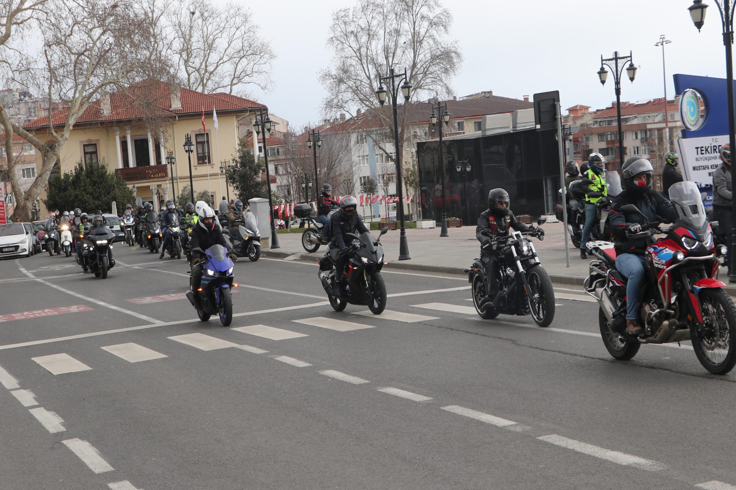 Tekirdağ’da motosikletliler motorcu dostu bariyerlerin artırılmasını talep etti haberi