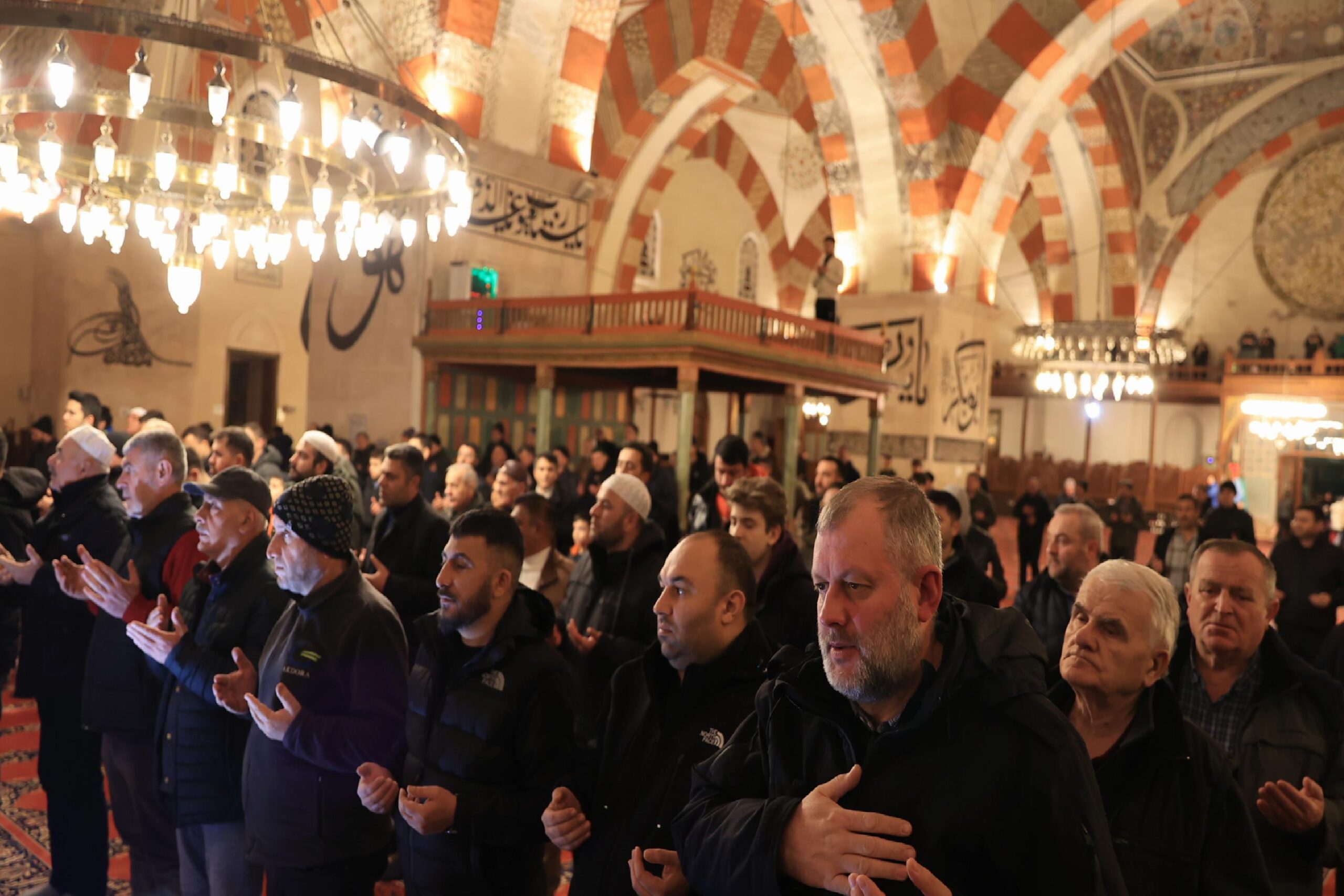 Trakya’daki camilerde Berat Kandili dualarla idrak edildi haberi