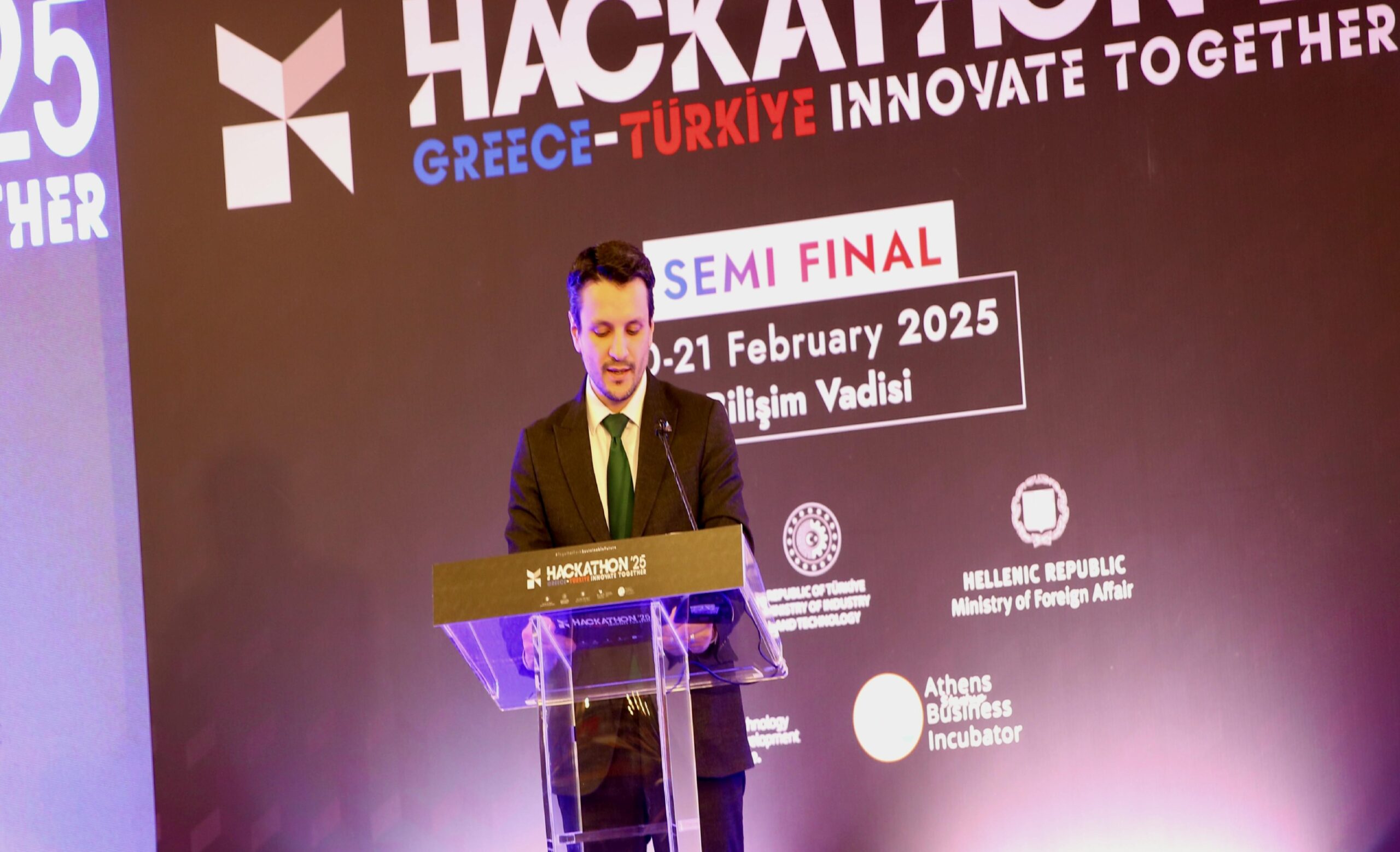 “Türkiye-Yunanistan Hackathonu”nun yarı final süreci Bilişim Vadisi’nde başladı haberi