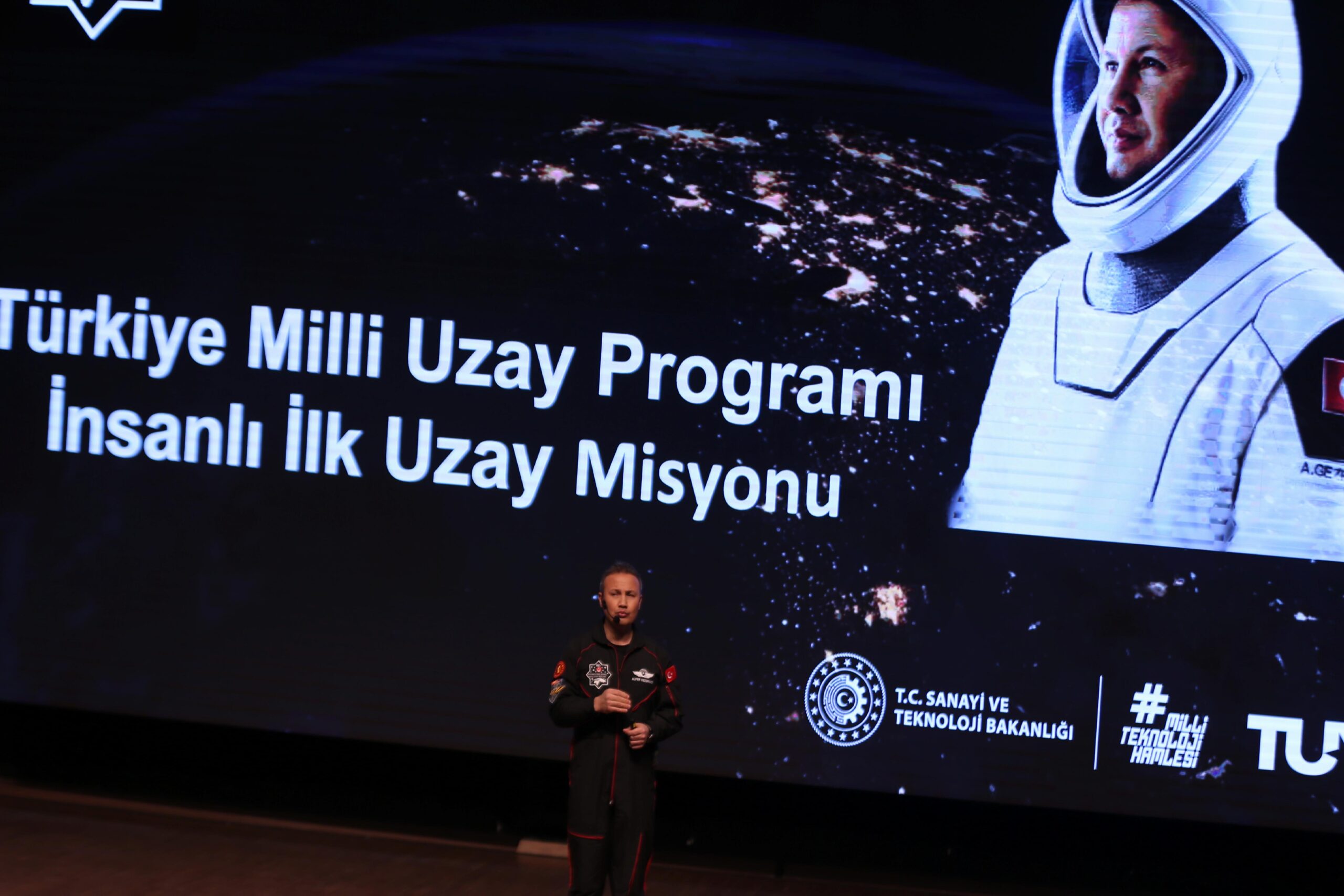 Türkiye’nin ilk astronotu Gezeravcı, Çanakkale’de üniversitelilerle bir araya geldi haberi