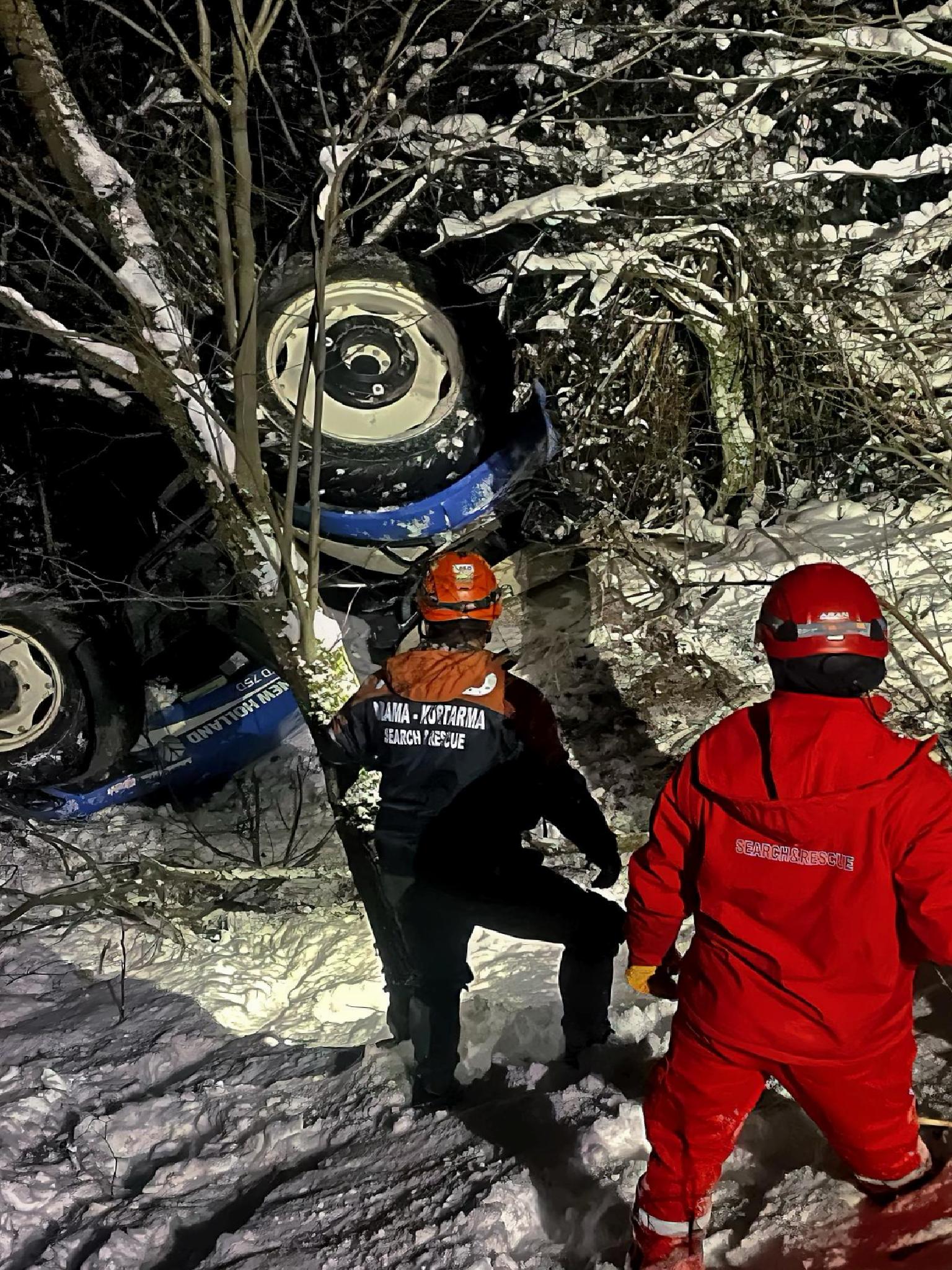 Yalova’da olumsuz hava koşulları nedeniyle mahsur kalan 22 kişi kurtarıldı haberi