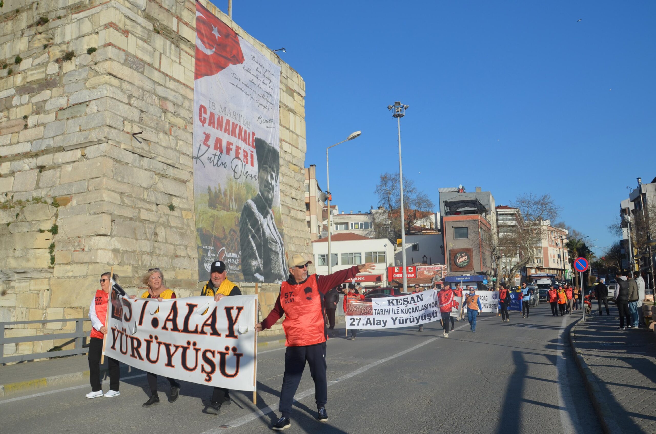 “57. Alay” için Tekirdağ’dan yola çıkan gönüllüler Gelibolu’ya geldi haberi