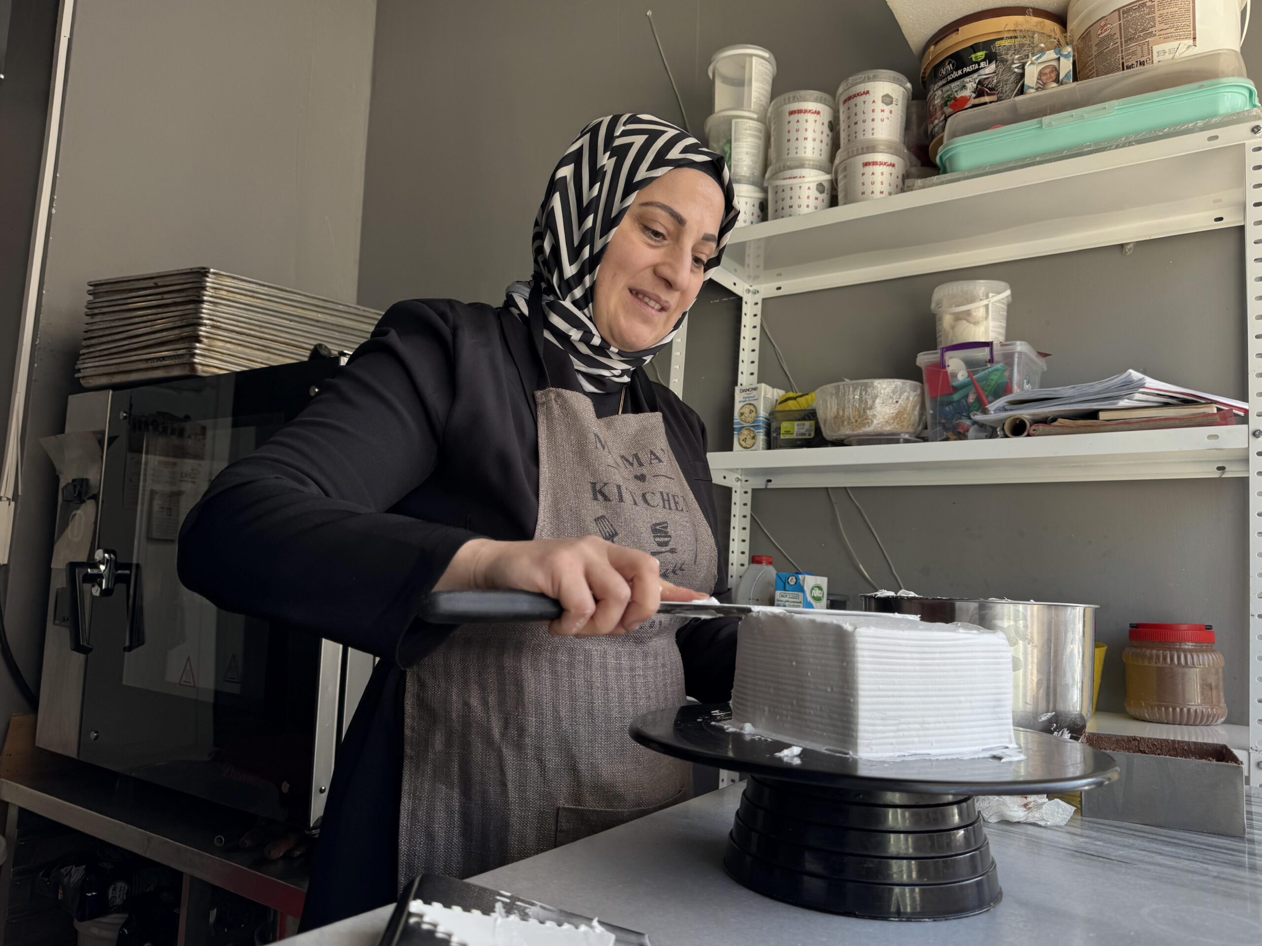 Belediyenin kursunda aldığı eğitimle kendi pastanesini açtı haberi