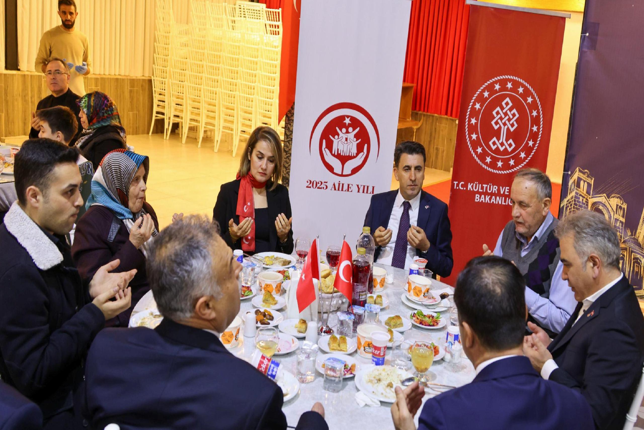 Bilecik Valisi Aygöl, şehit aileleri ve gazilerle iftarda buluştu haberi