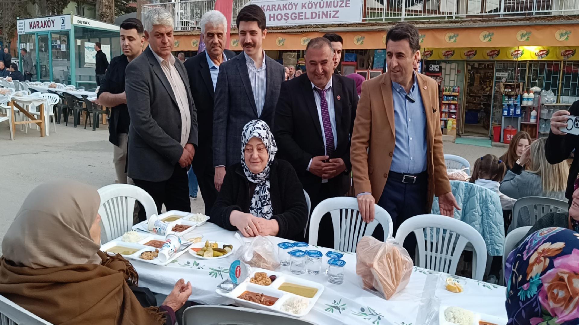 Bilecik Valisi Şefik Aygöl, Pazaryeri ilçesinde iftar programına katıldı haberi