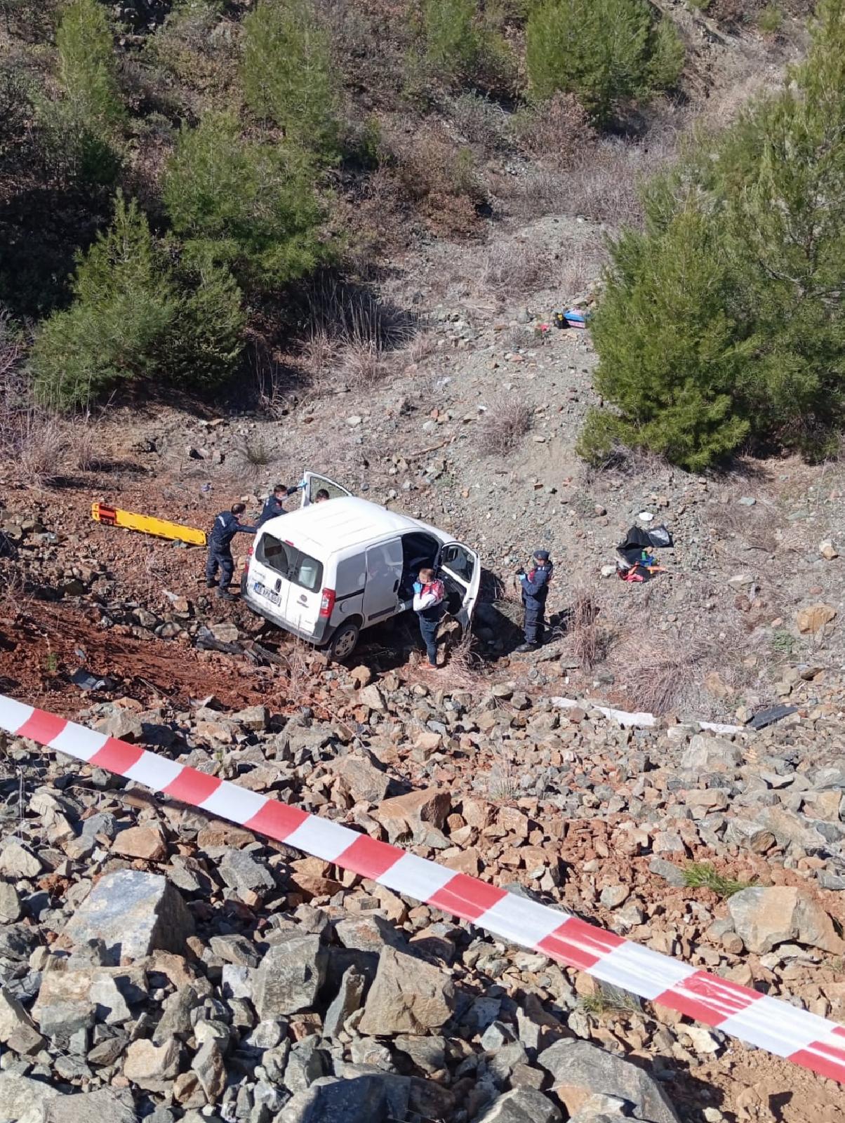 Bursa’da uçuruma yuvarlanan hafif ticari araçtaki 1 kişi öldü haberi