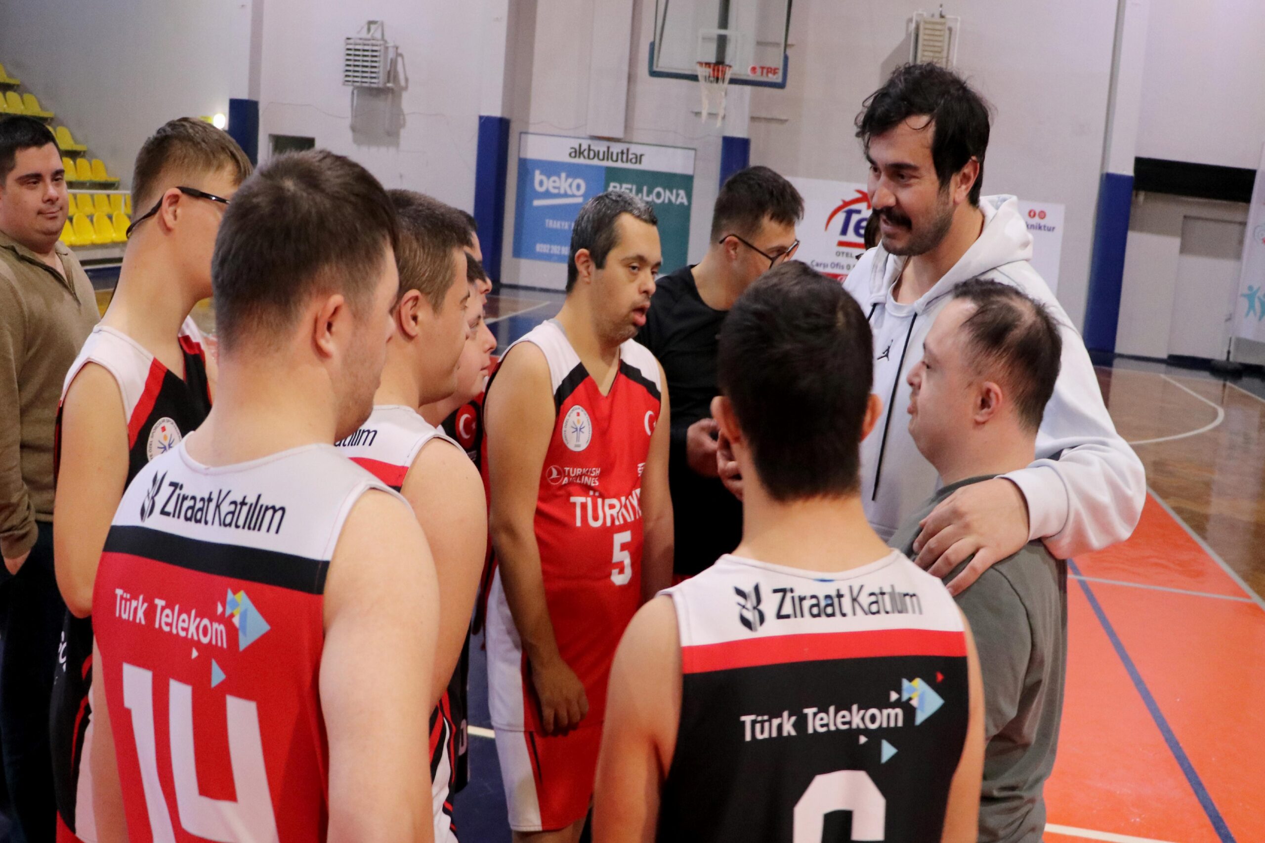 Down Sendromlu Milli Basketbol Takımı, Tekirdağ’da farkındalık maçı yaptı haberi