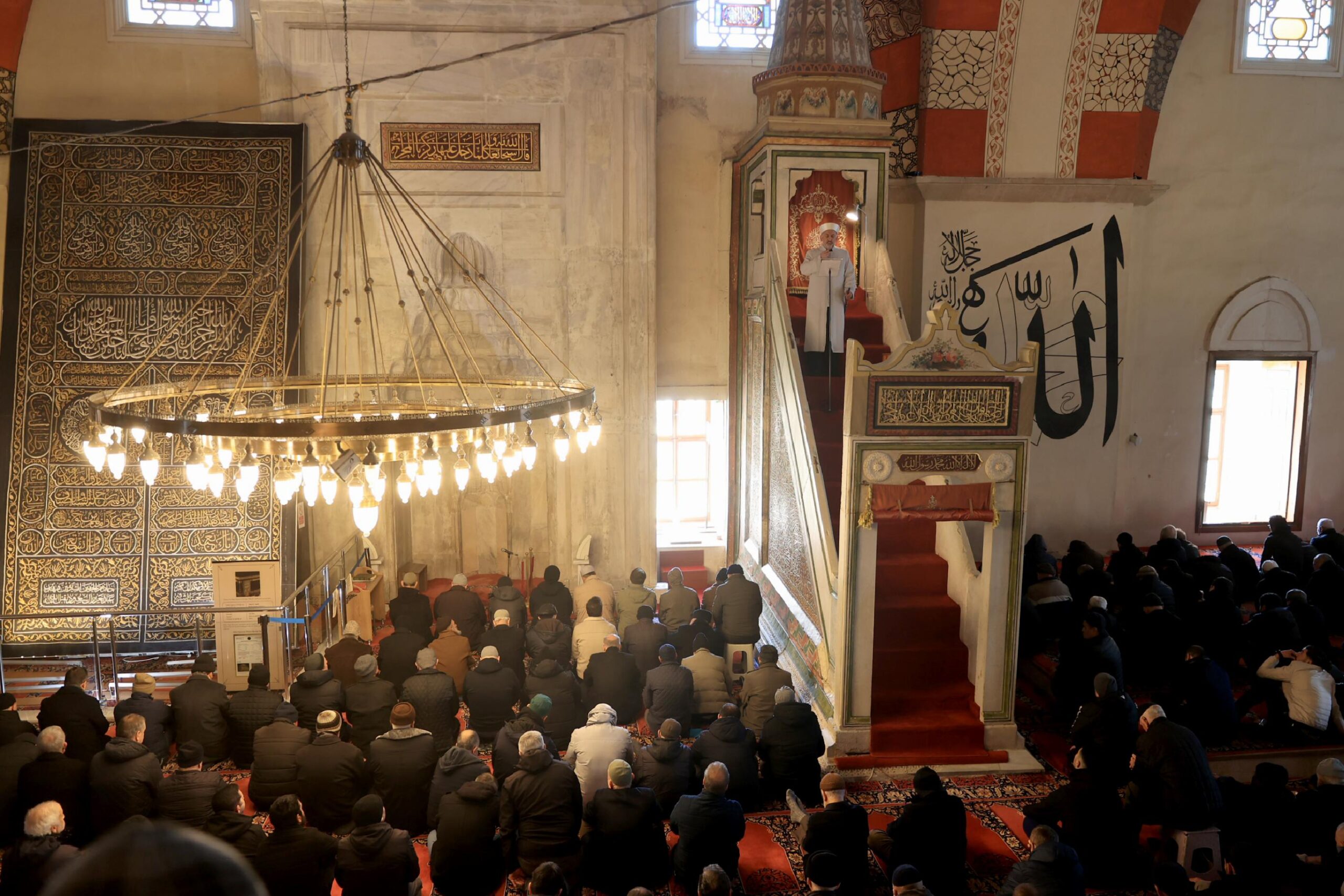 Edirne Eski Cami’de “kılıçla hutbe” geleneği asırlardır sürüyor haberi