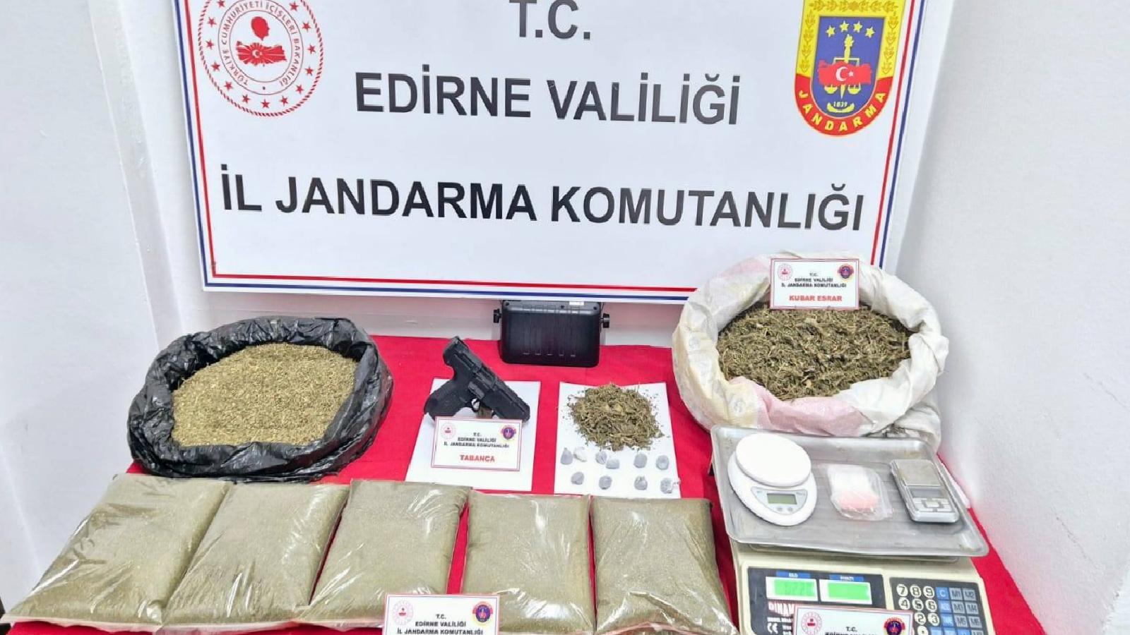 Edirne’deki uyuşturucu operasyonunda yakalanan 2 şüpheli tutuklandı haberi