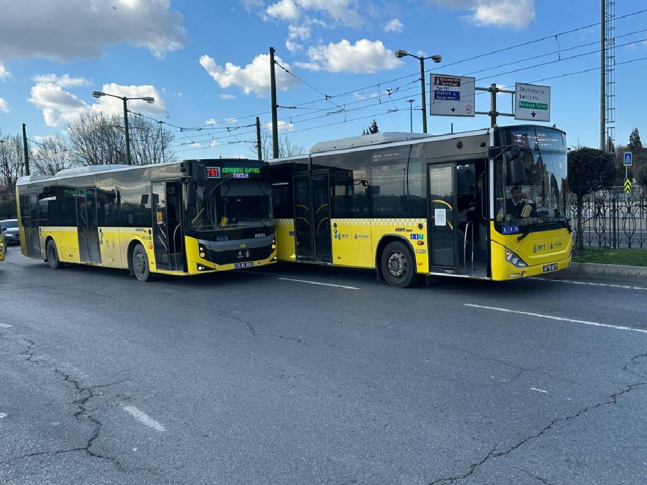 Fatih’te 2 İETT otobüsünün çarpışması ulaşımı aksattı haberi