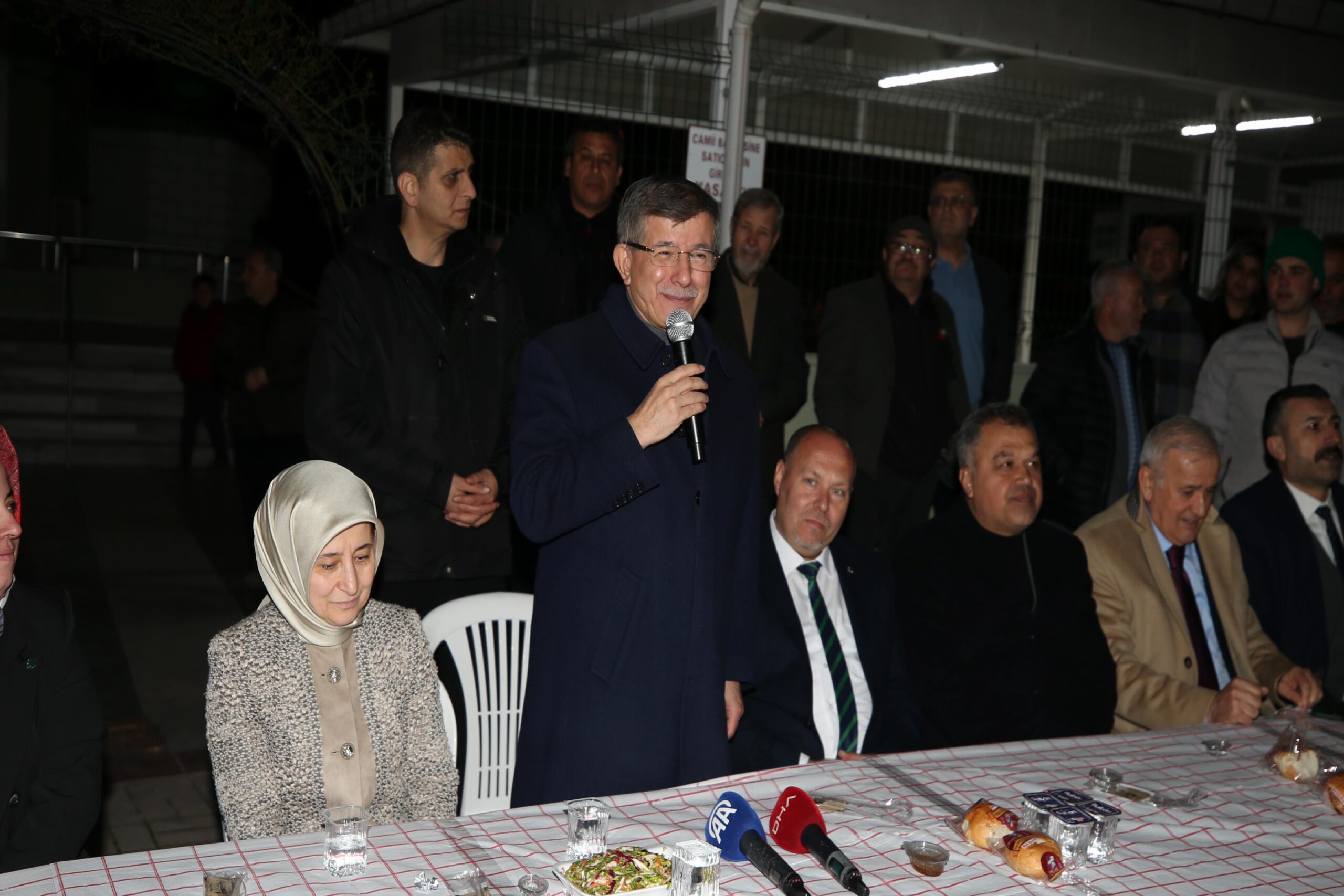 Gelecek Partisi Genel Başkanı Davutoğlu, Çanakkale’de iftara katıldı haberi