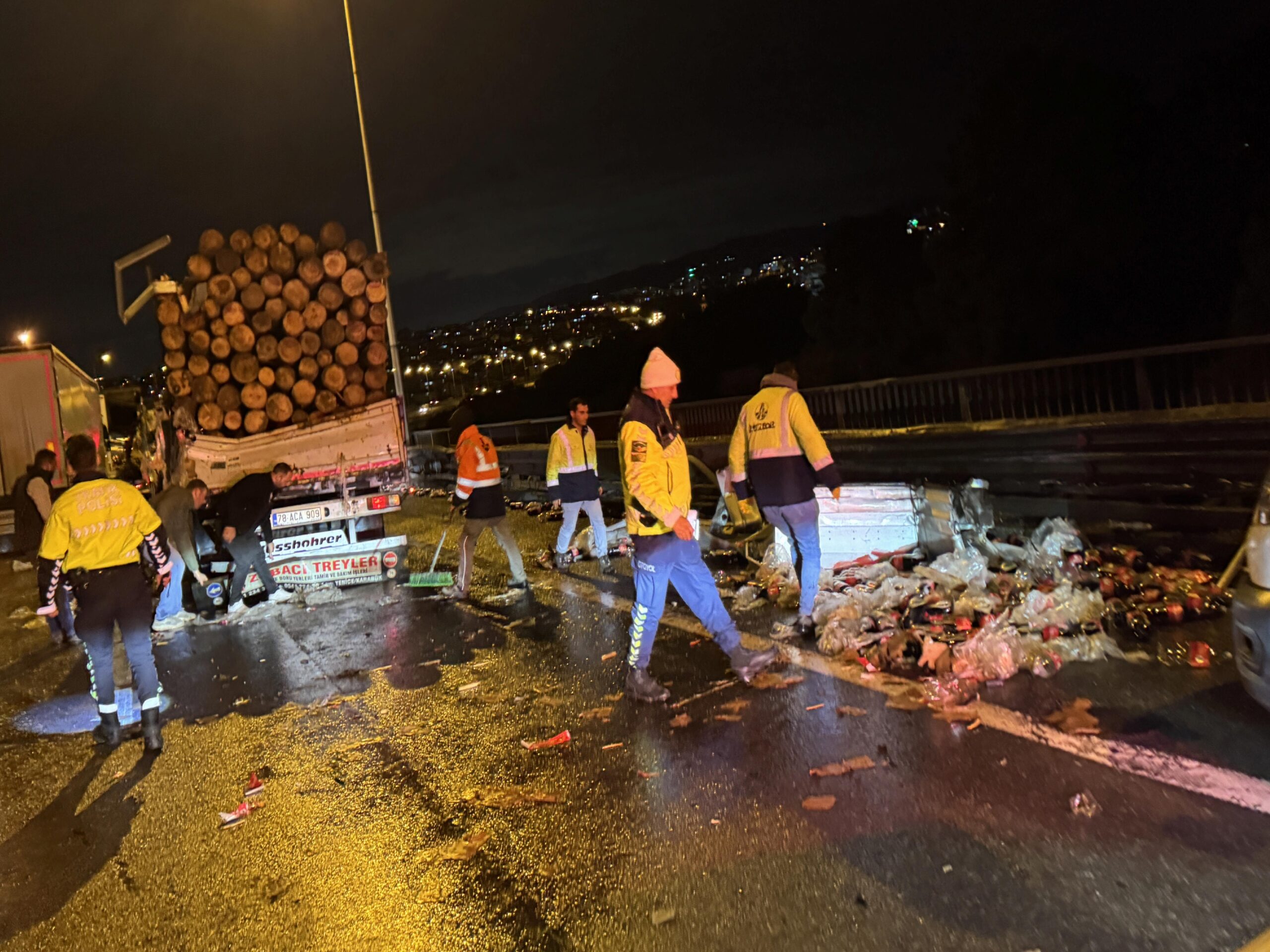 GÜNCELLEME – Anadolu Otoyolu’nun Kocaeli kesiminde zincirleme kaza nedeniyle kapanan yol yeniden ulaşıma açıldı haberi