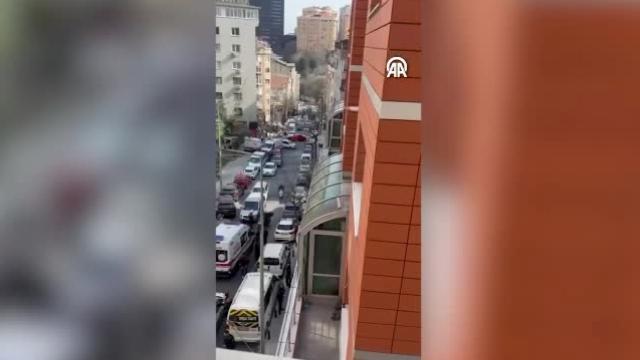 GÜNCELLEME – Şişli’de silahla vurularak yaralanan kişi hastanede yaşamını yitirdi haberi