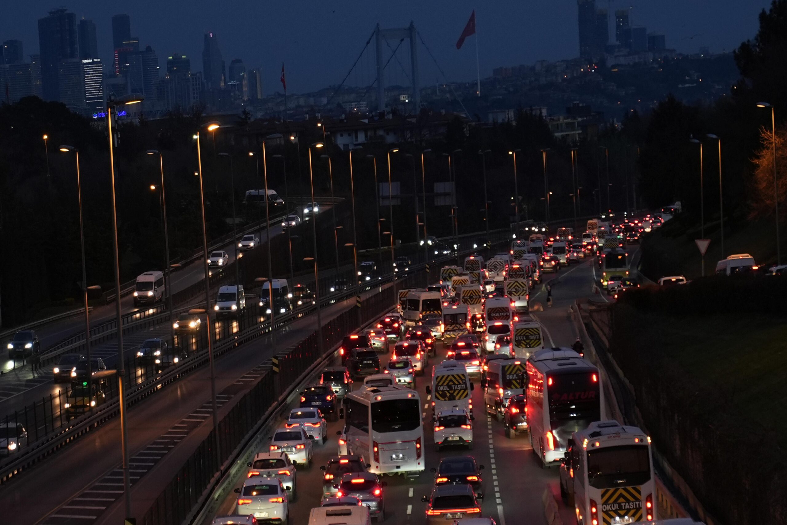 İstanbul’da haftanın ilk iş gününde trafikte yoğunluk yaşanıyor haberi