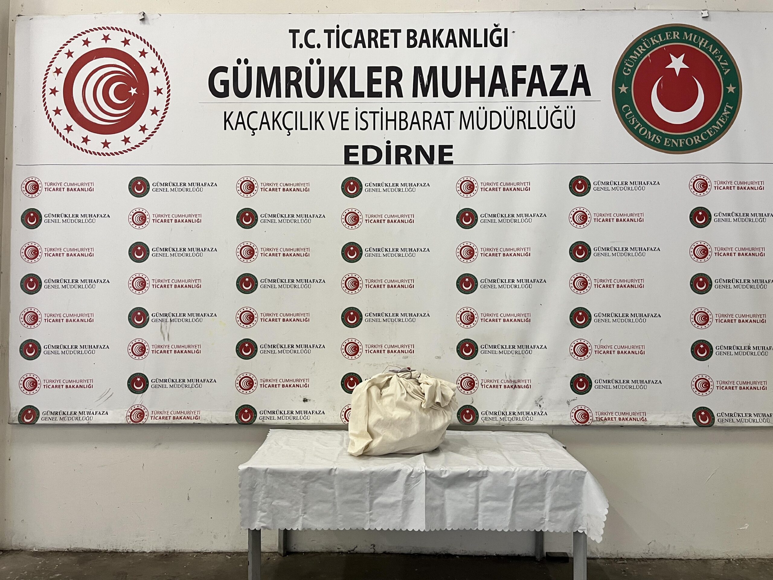 Kapıkule’de bir tırda 44 kilo 306 gram uyuşturucu ele geçirildi haberi