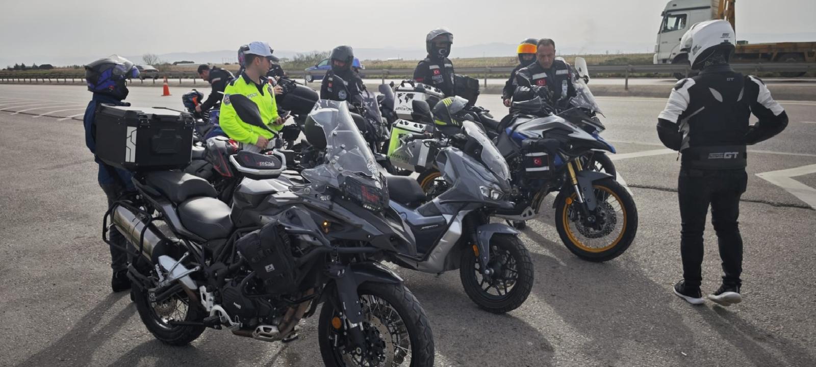 Karacabey’de motosiklet sürücüleri denetlendi haberi