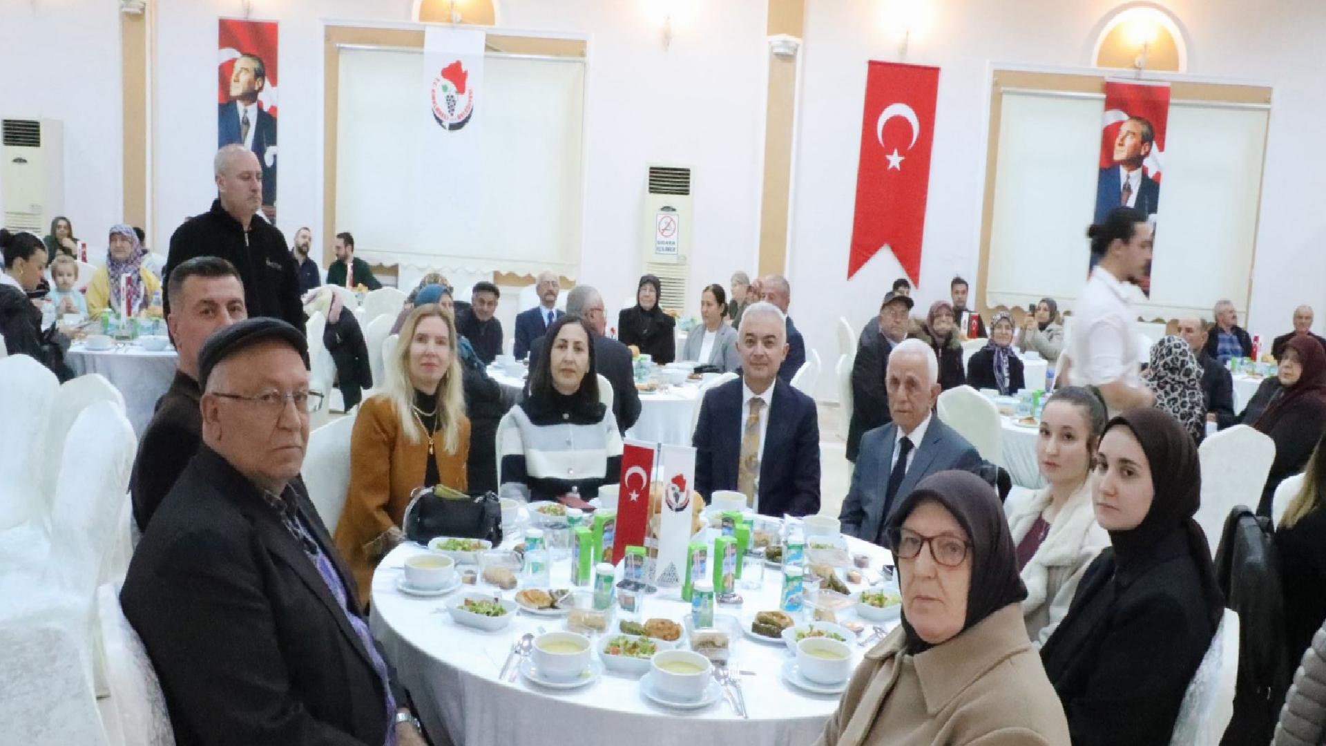 Kırklareli Valisi Turan şehit aileleri ve gazilerle bir araya geldi haberi