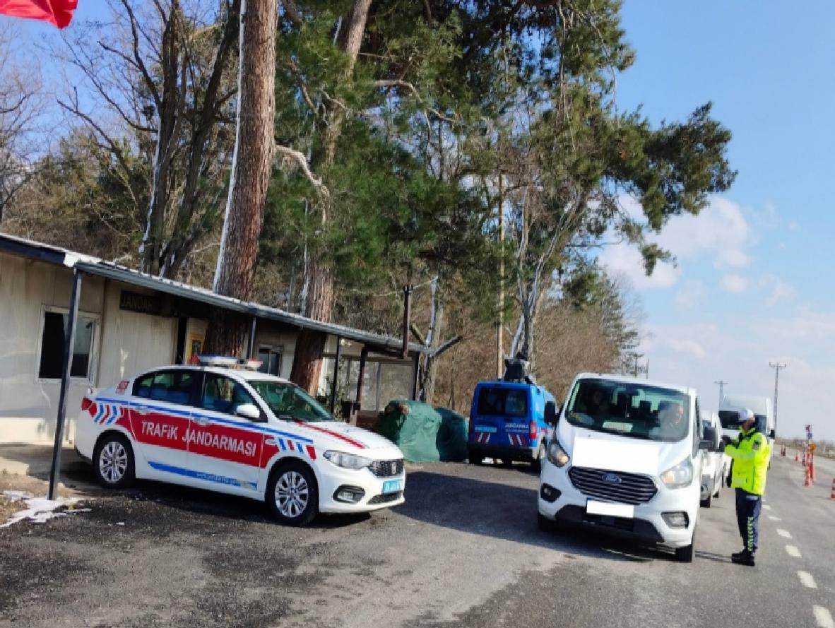 Kırklareli’nde jandarma ekipleri trafik denetimi yaptı haberi