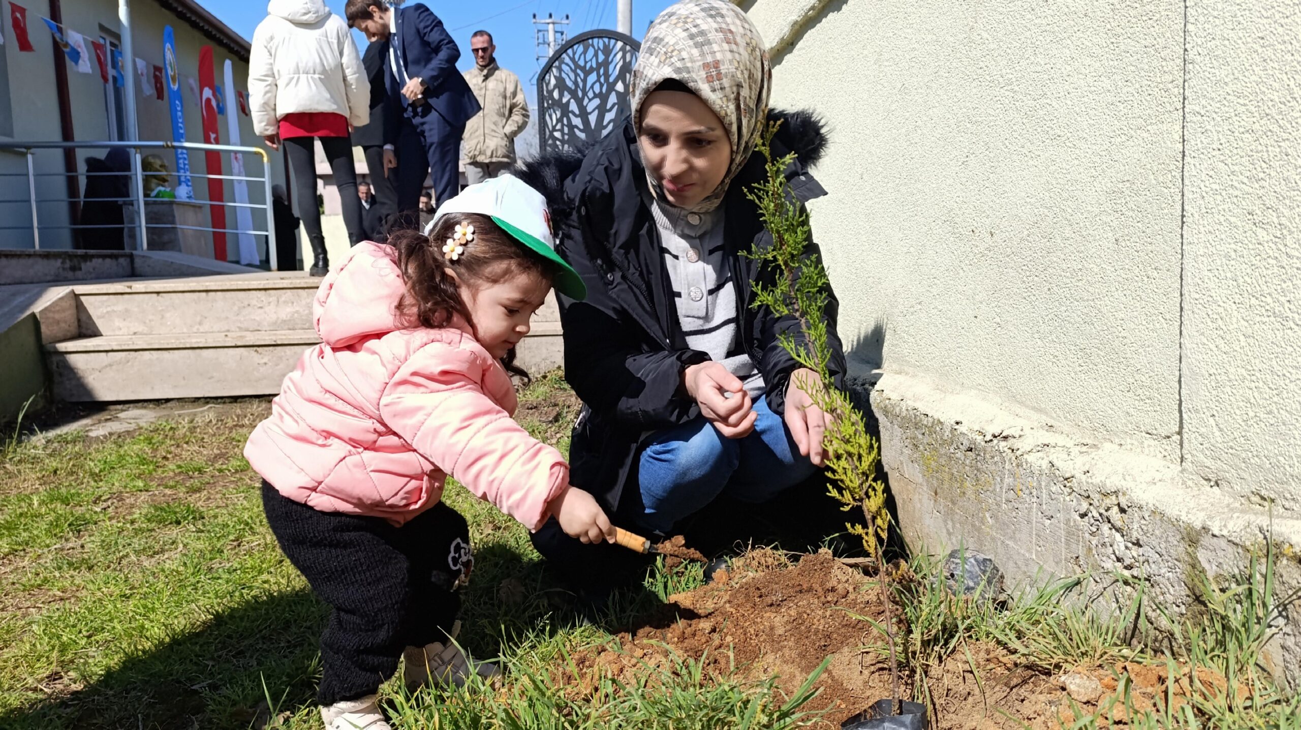 Kocaeli ve Sakarya’da fidanlar toprakla buluşturuldu haberi