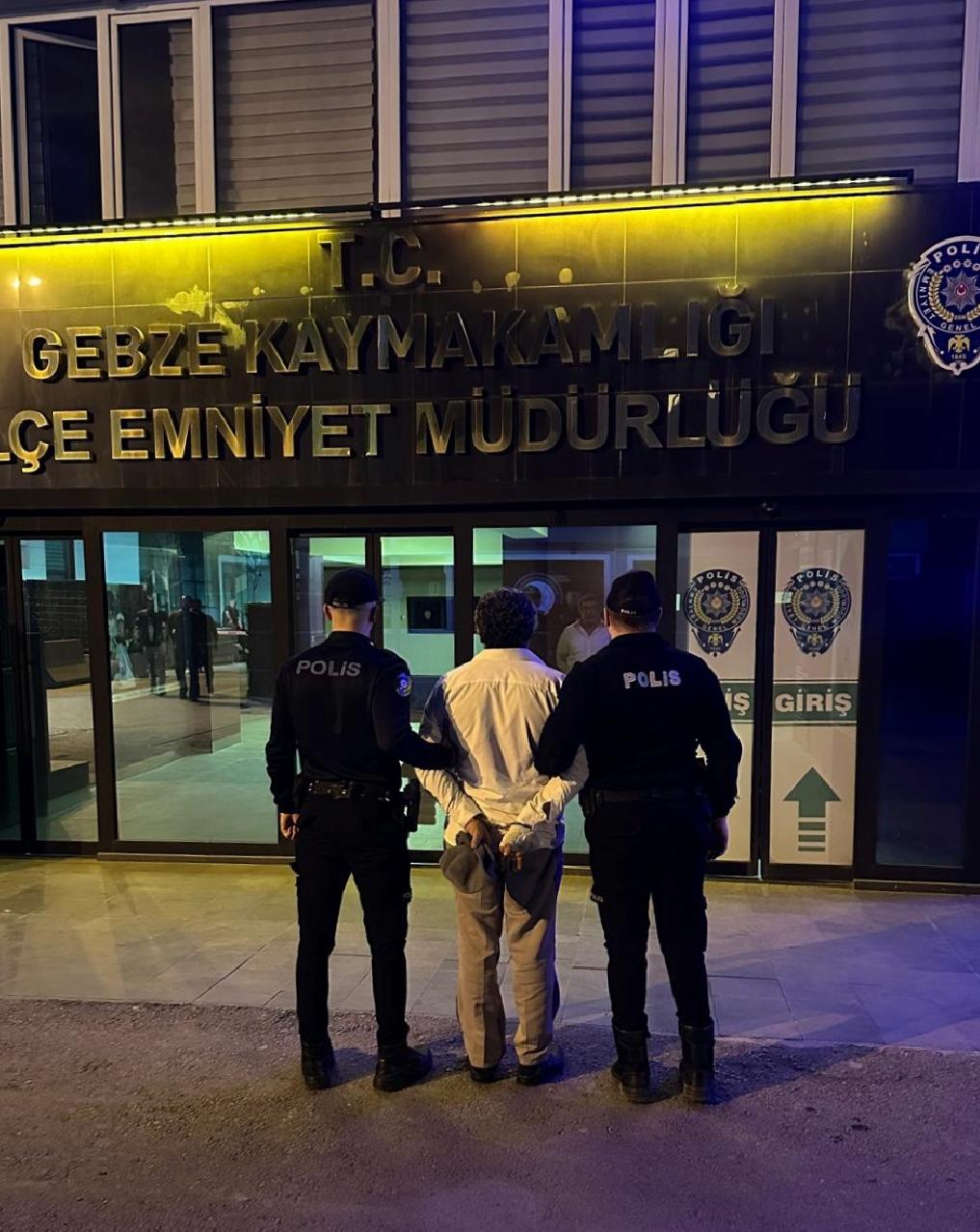 Kocaeli’de, 17 yıl 8 ay kesinleşmiş hapis cezası bulunan firari hükümlü yakalandı haberi