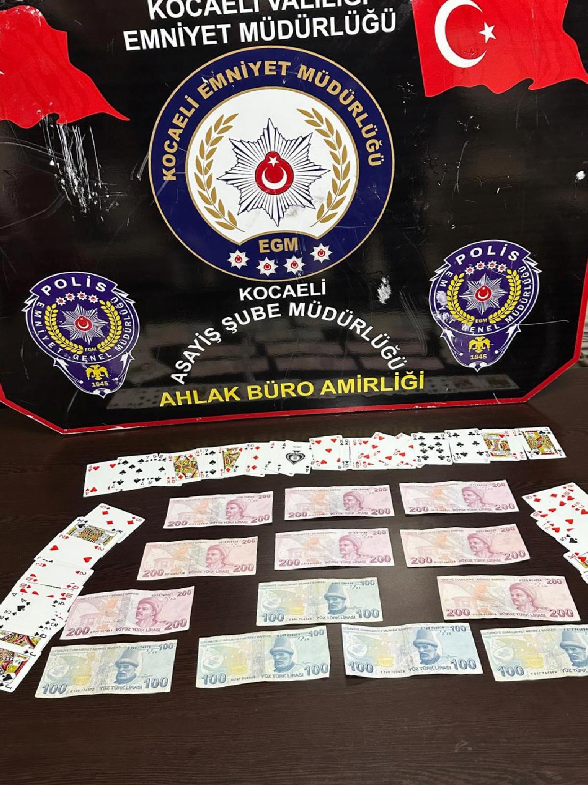 Kocaeli’de kumar oynayan 4 kişiye 36 bin 988 lira ceza verildi haberi