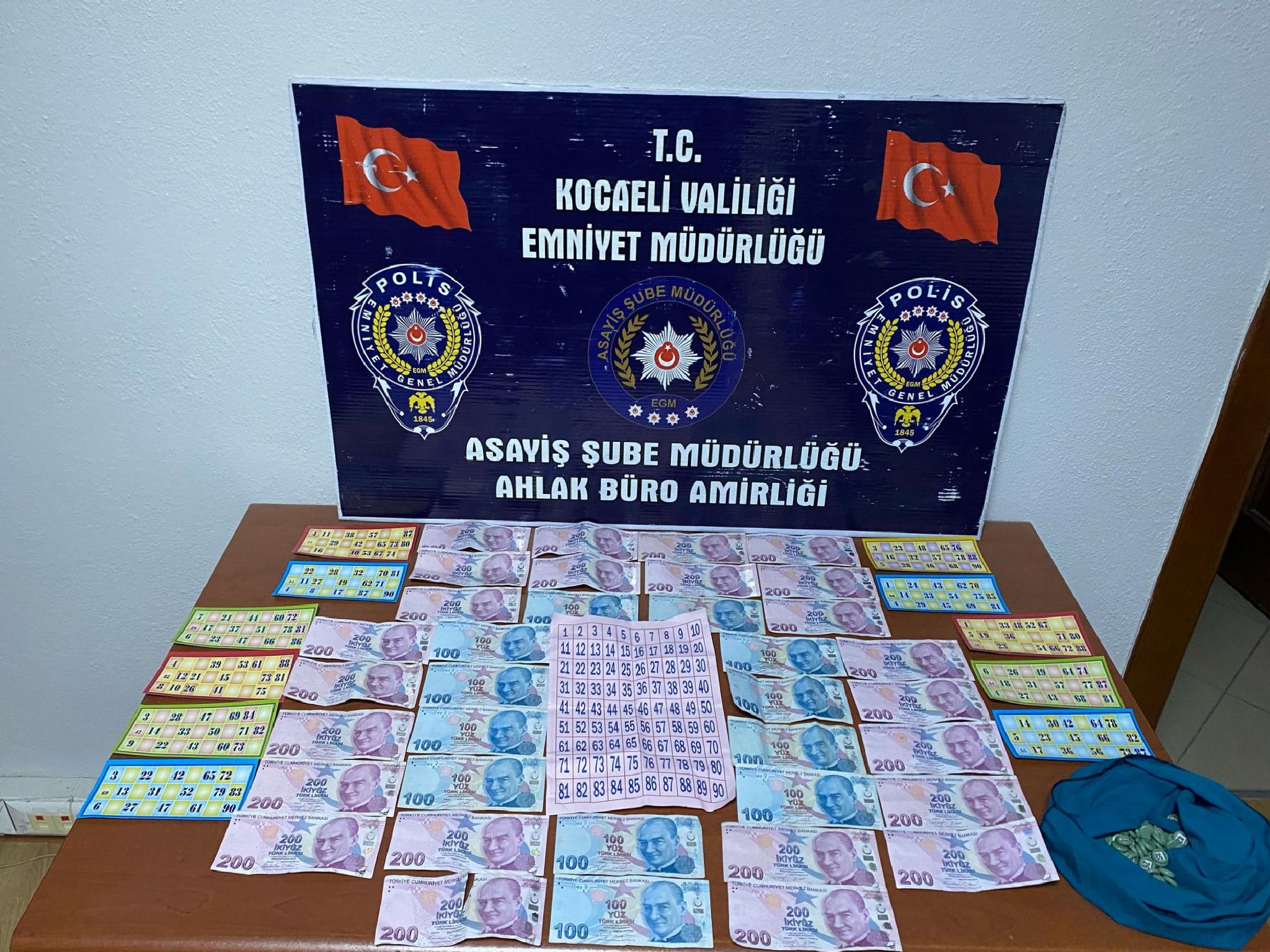 Kocaeli’de kumar oynayan 7 kişiye 64 bin 729 lira ceza kesildi haberi