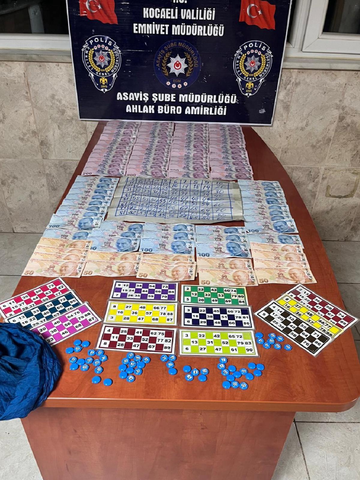 Kocaeli’de kumar oynayan 8 kişiye 73 bin 976 lira para cezası kesildi haberi